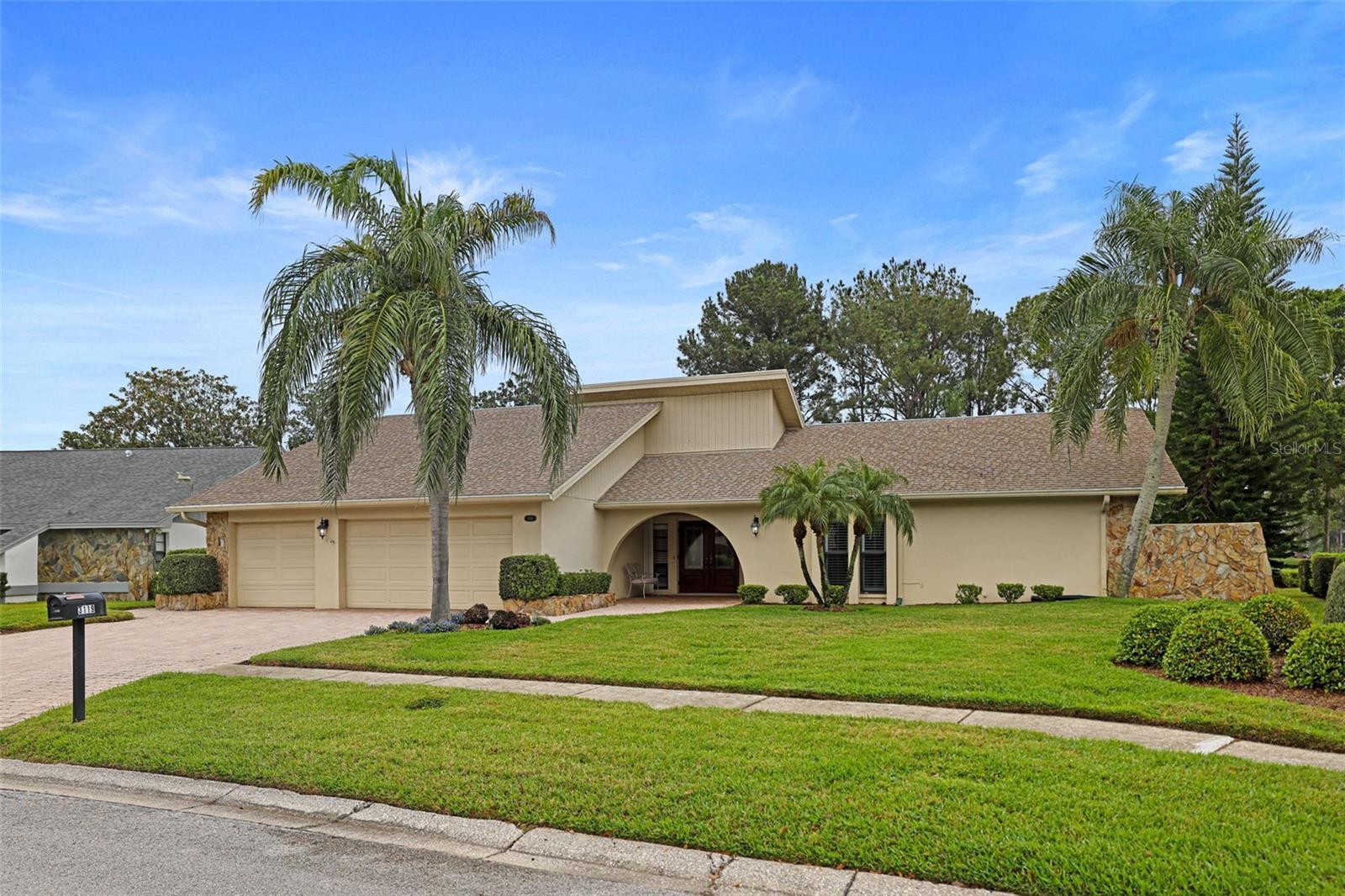 3119 HYDE PARK DR