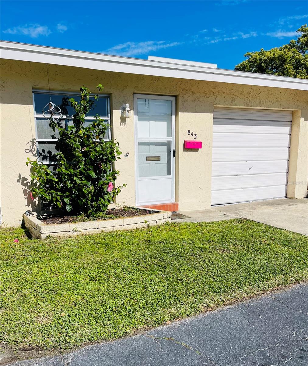 843 EDEN CT