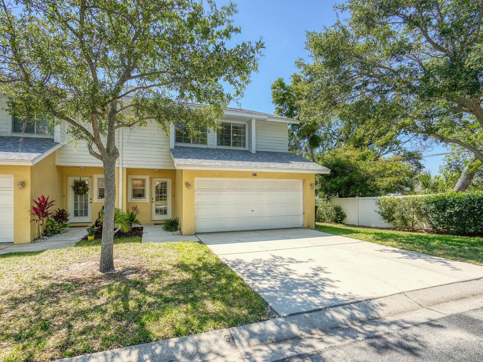 1116 SUNSET POINT RD #207