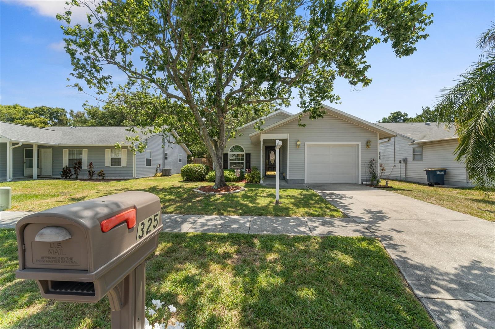 325 FEATHER TREE DR