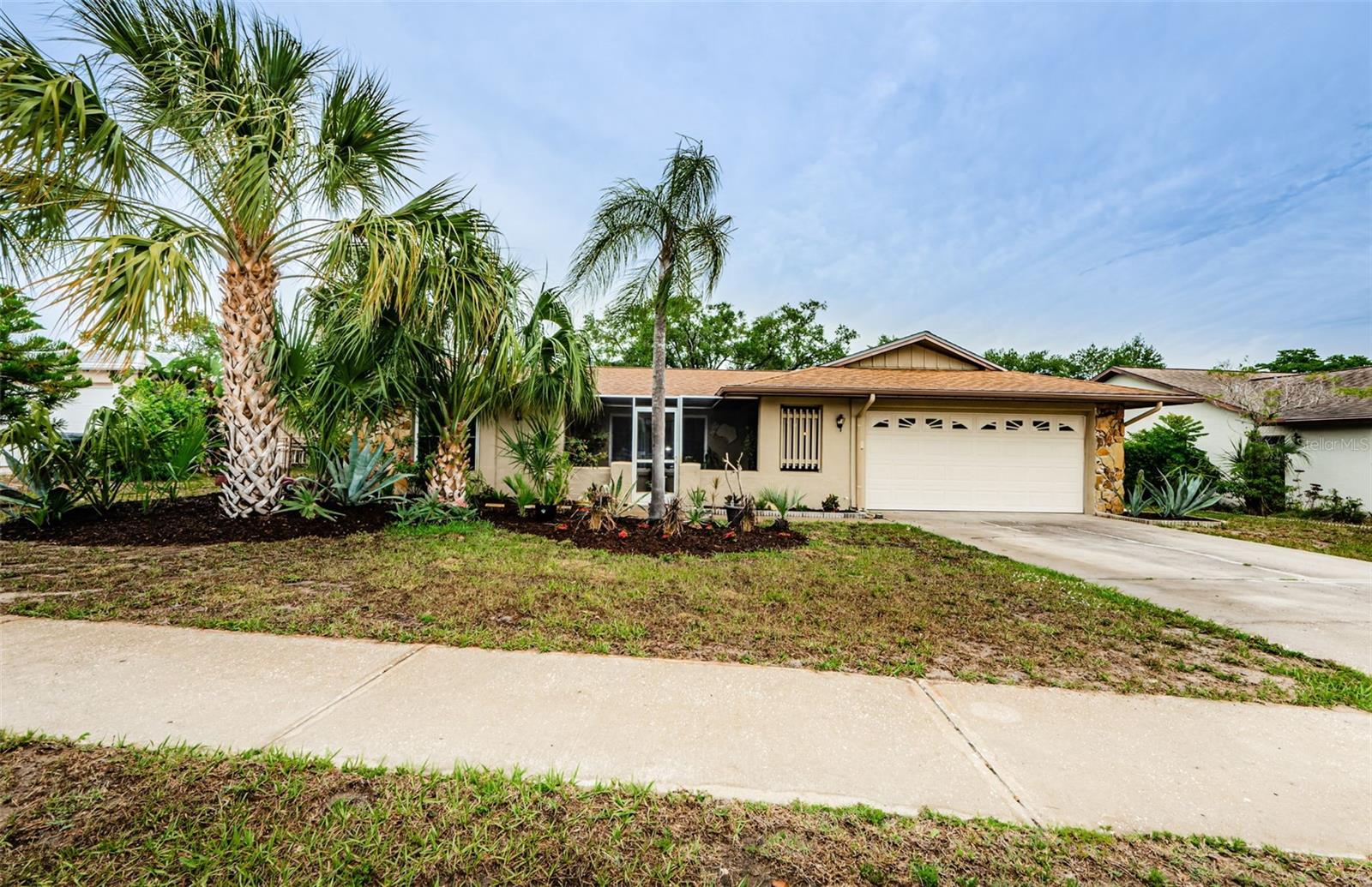 8031 LAUREL VISTA LOOP