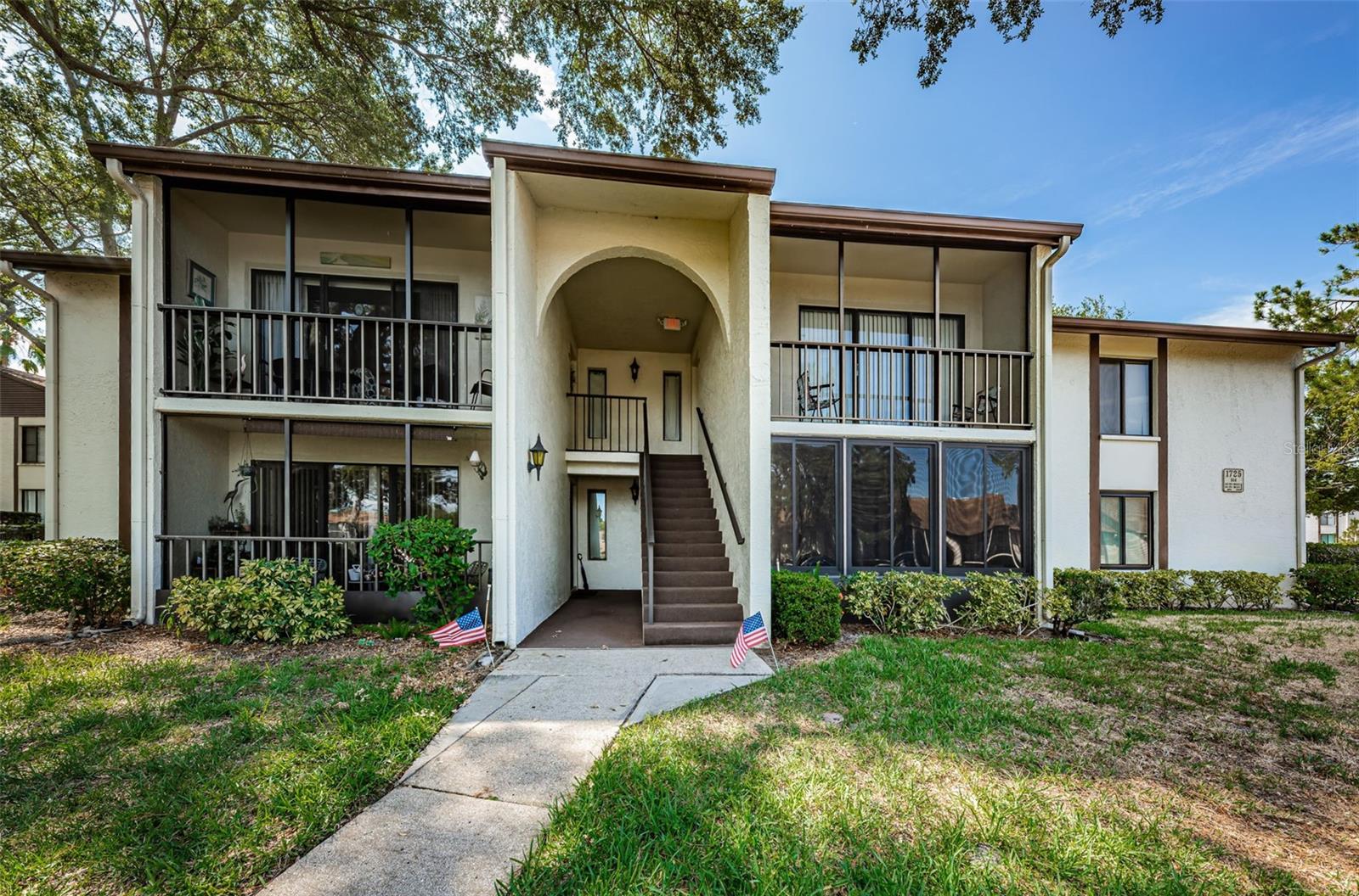 1725 PINE RIDGE WAY W #A2