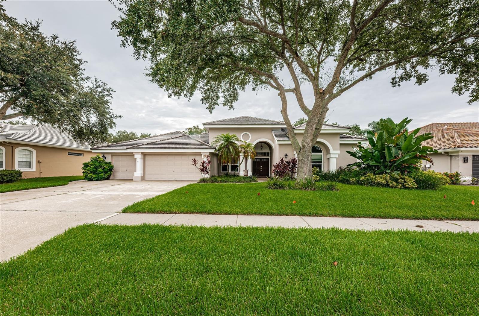 2369 HILLCREEK CIR E