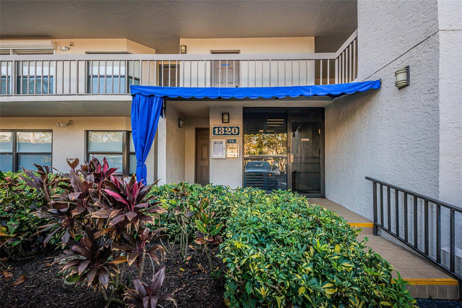 1320 PASADENA AVE S #305
