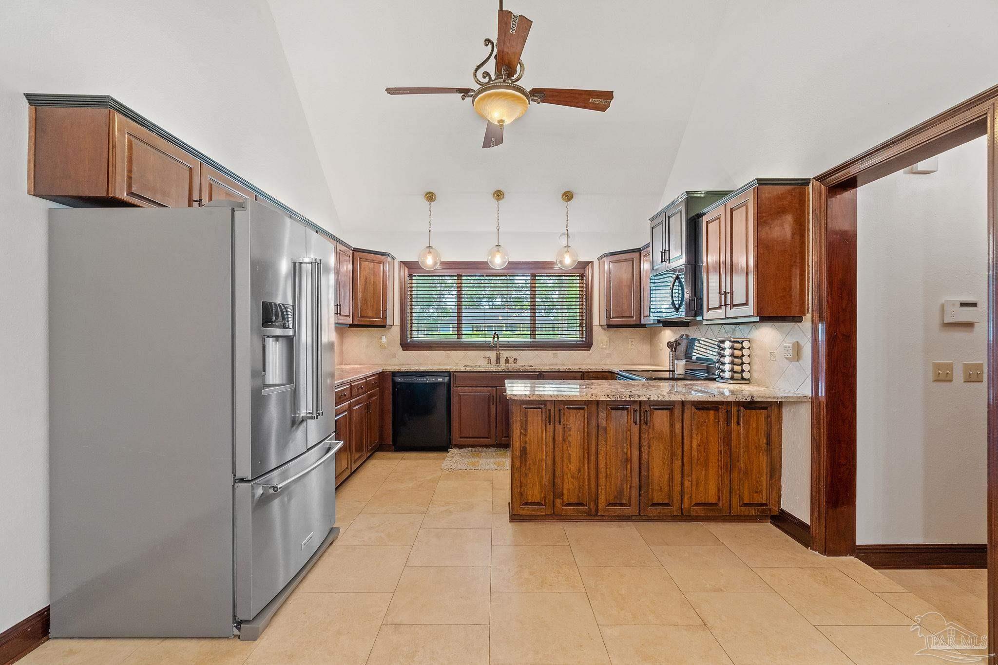 1420 Rolling Oaks Dr