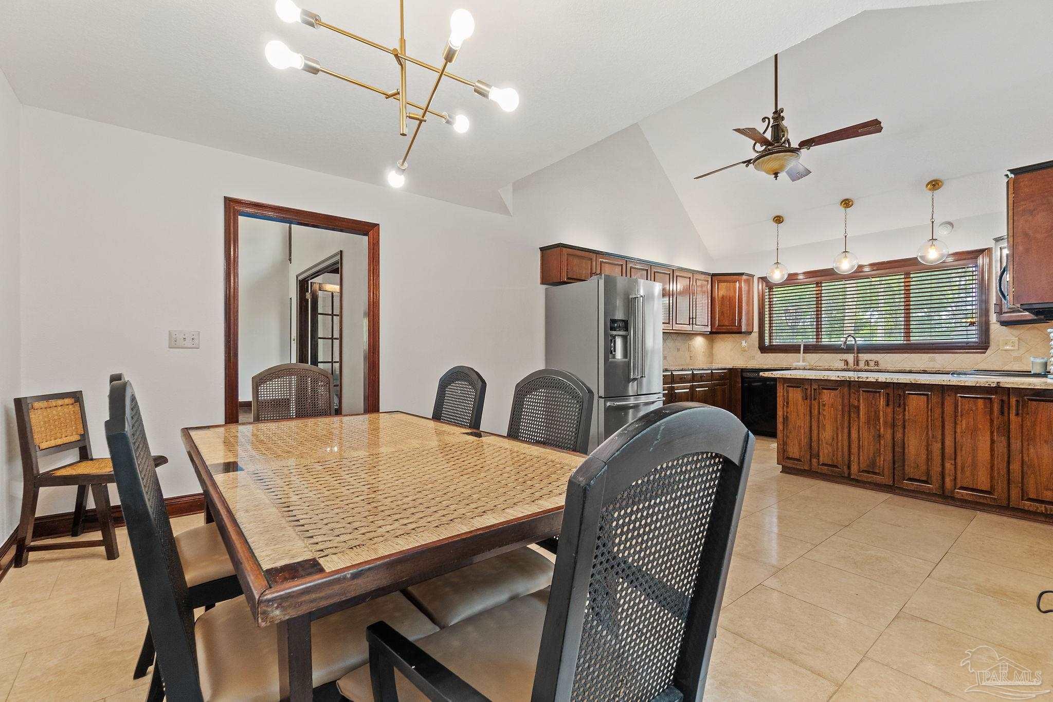 1420 Rolling Oaks Dr