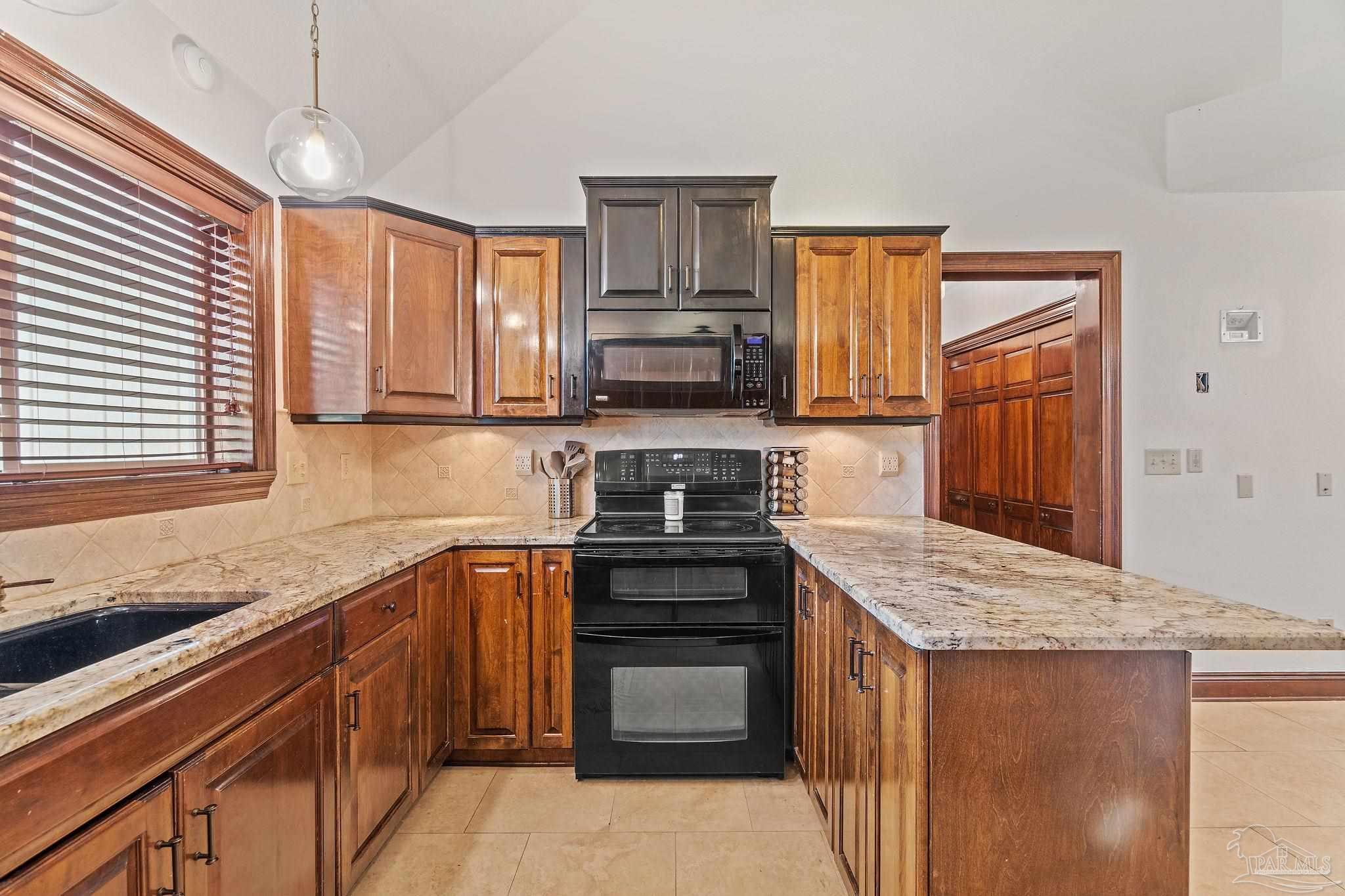 1420 Rolling Oaks Dr