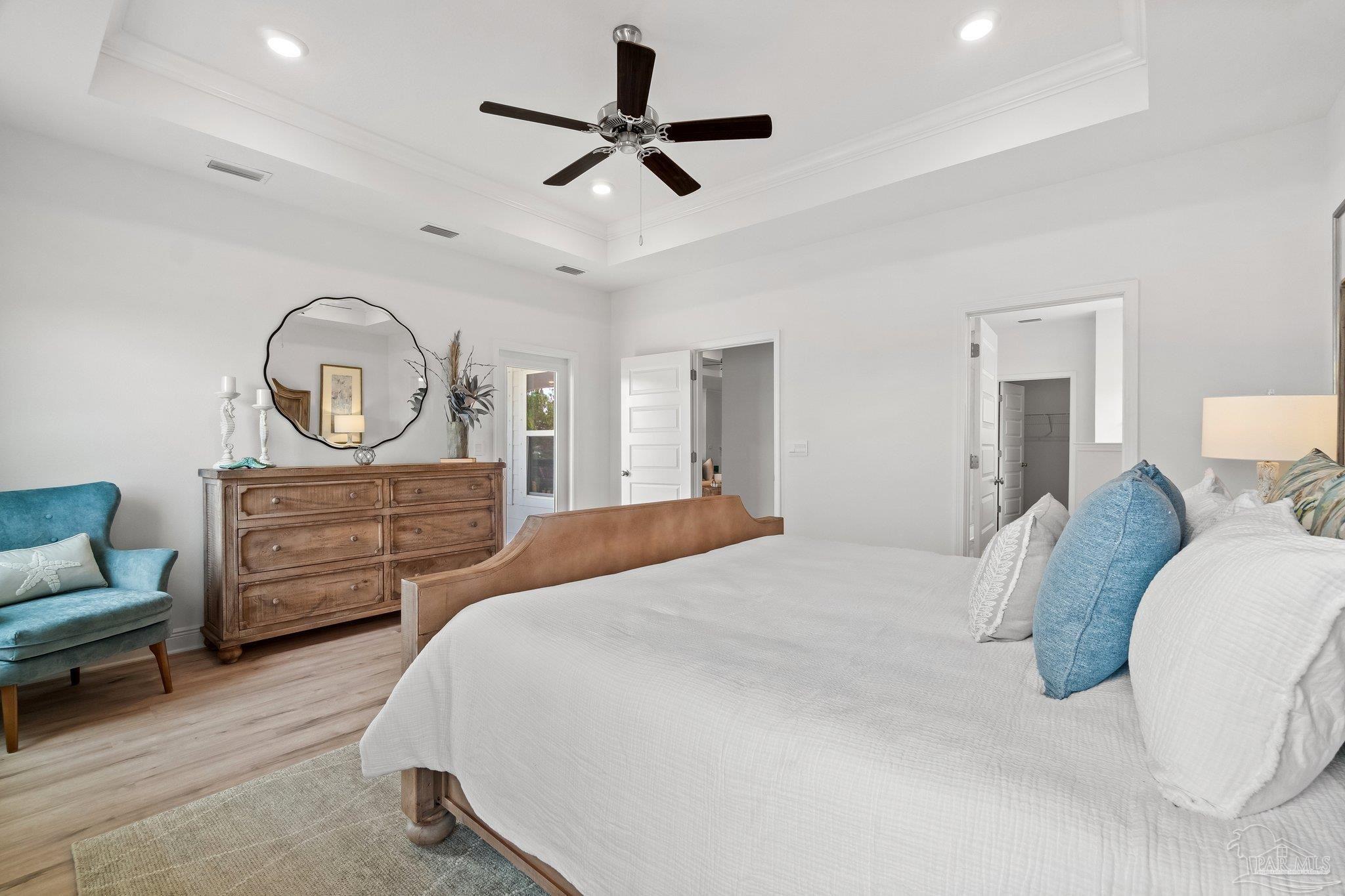 5360 Micanopy Dr
