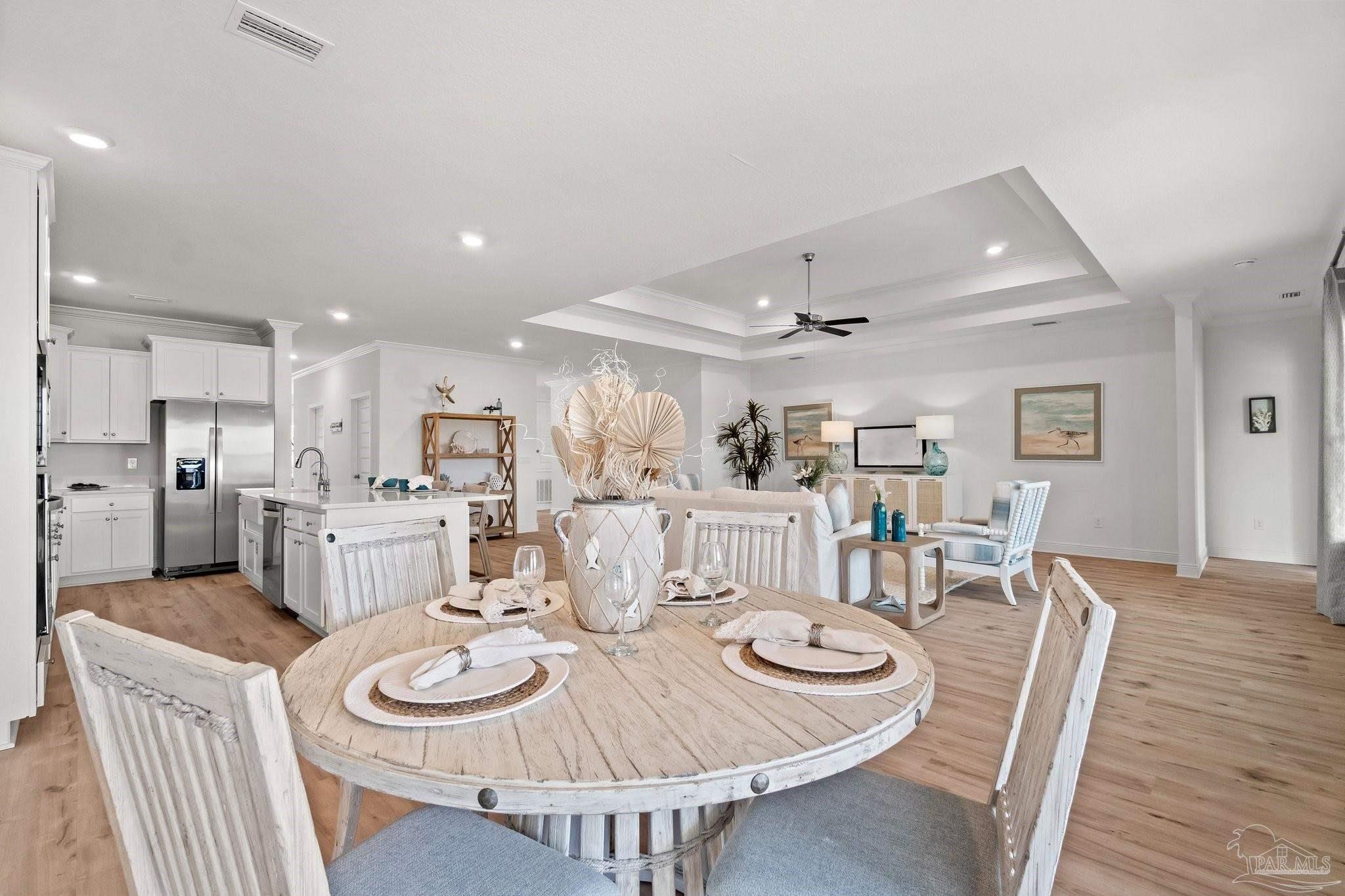 5360 Micanopy Dr