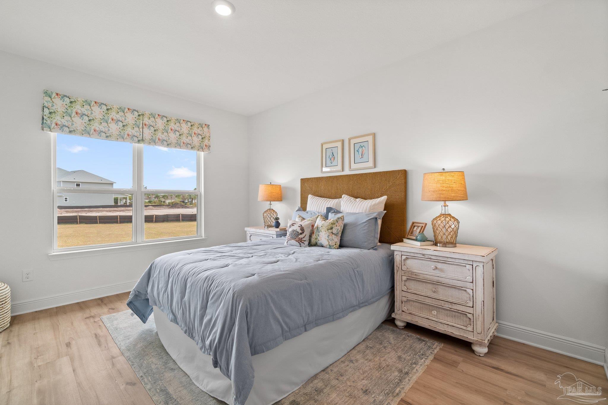 5360 Micanopy Dr