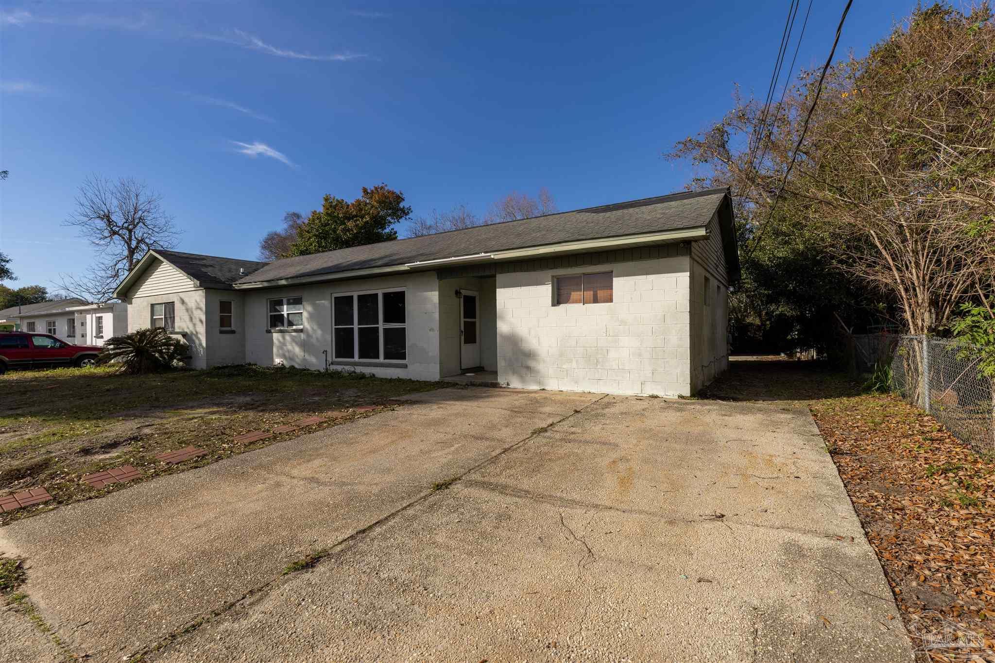 4 Dorsay Ln