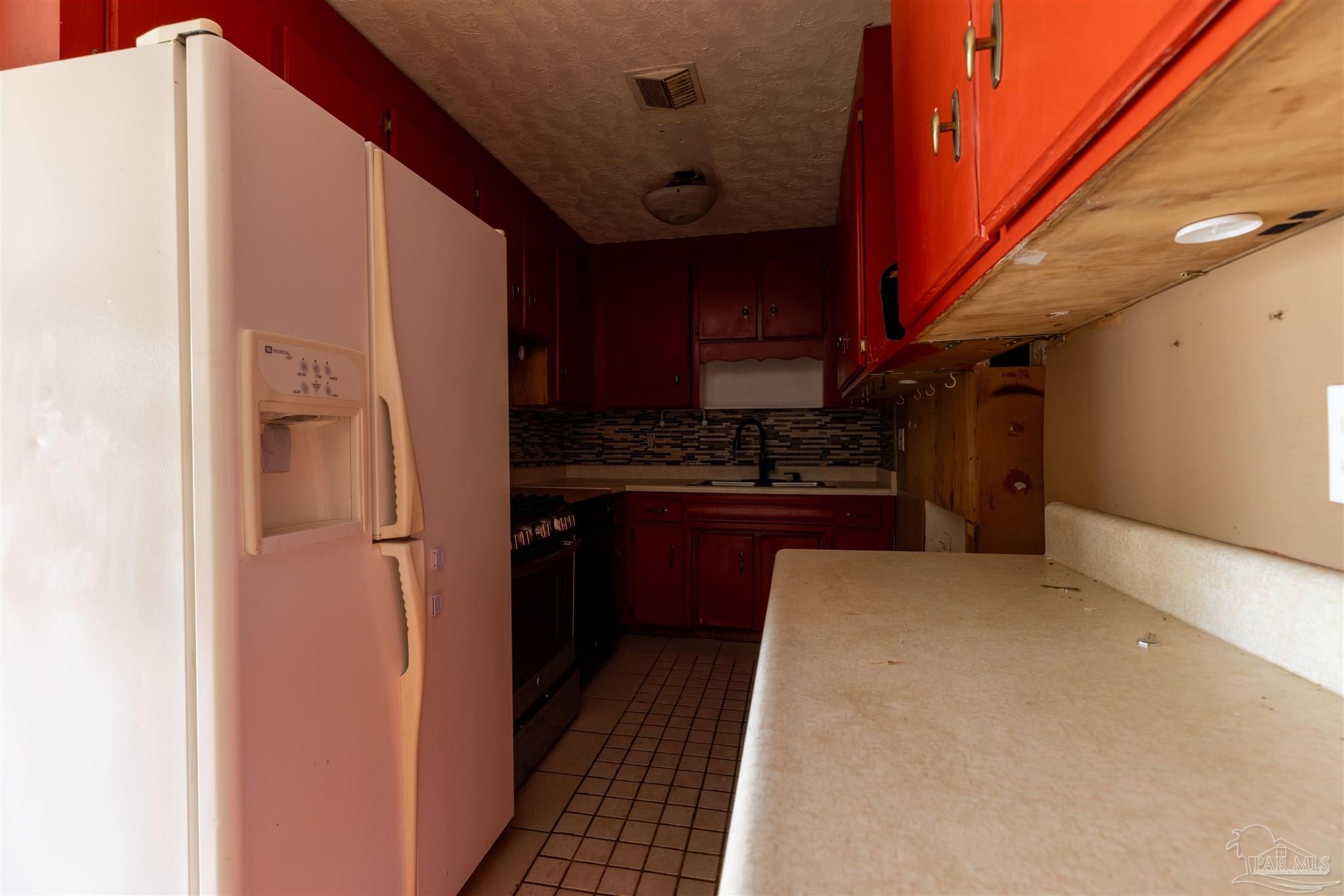 4 Dorsay Ln