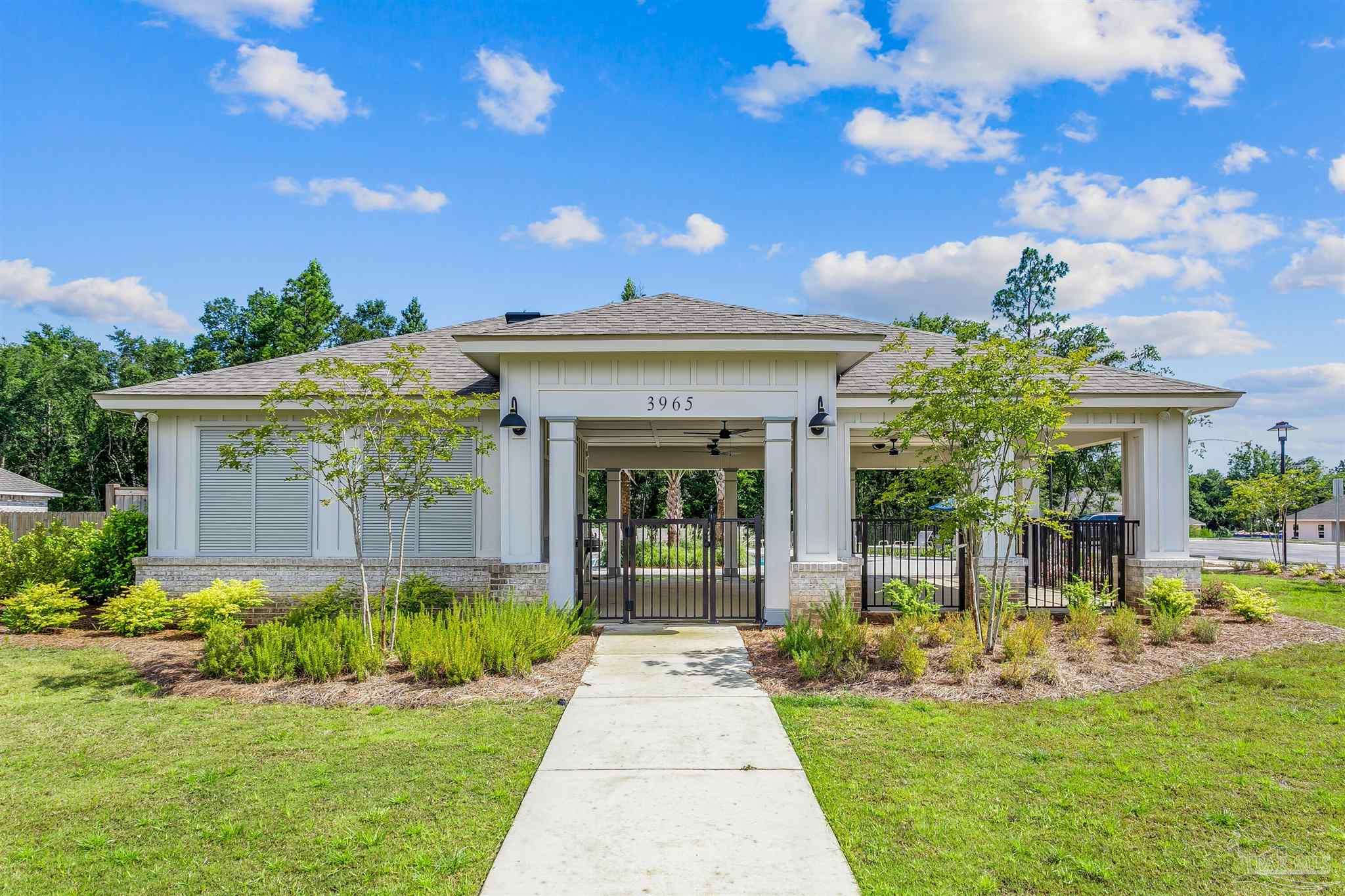 5725 Danbury Blvd