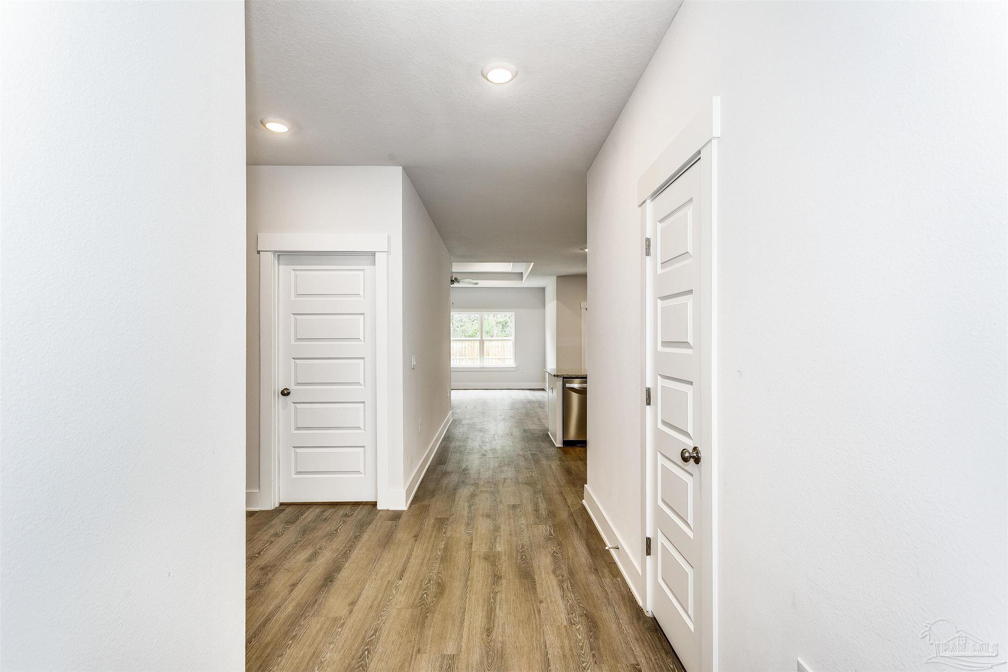 5725 Danbury Blvd