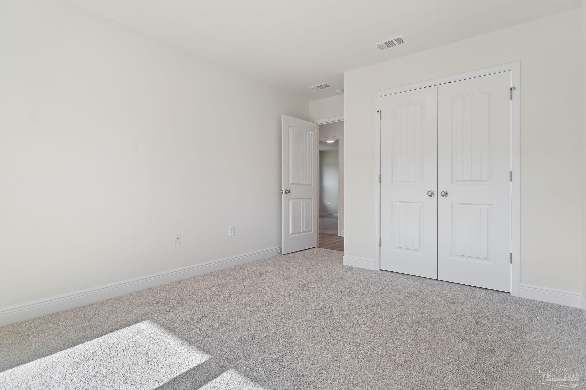 4828 Thoroughbred Dr
