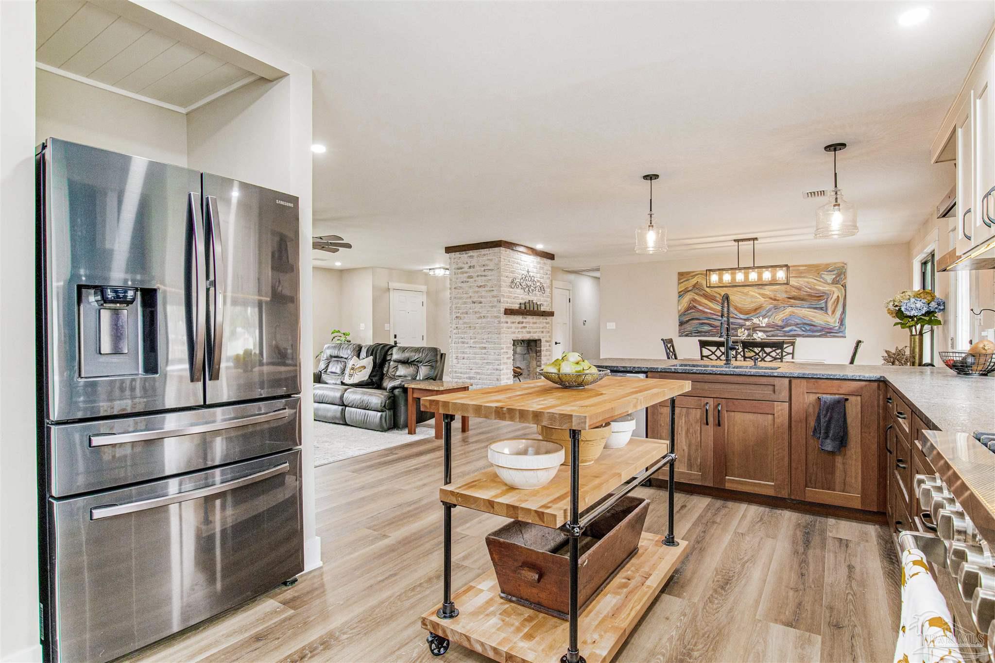 3525 Marjean Dr
