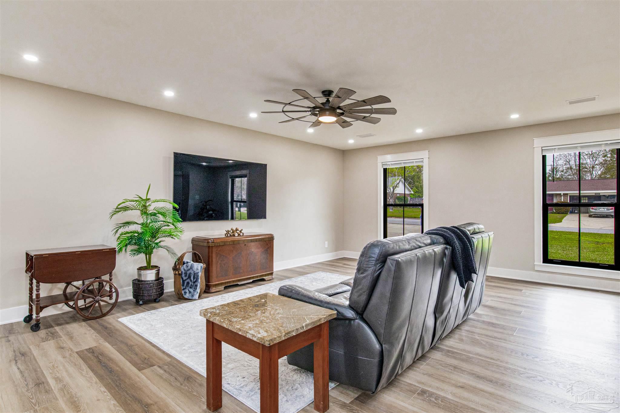 3525 Marjean Dr
