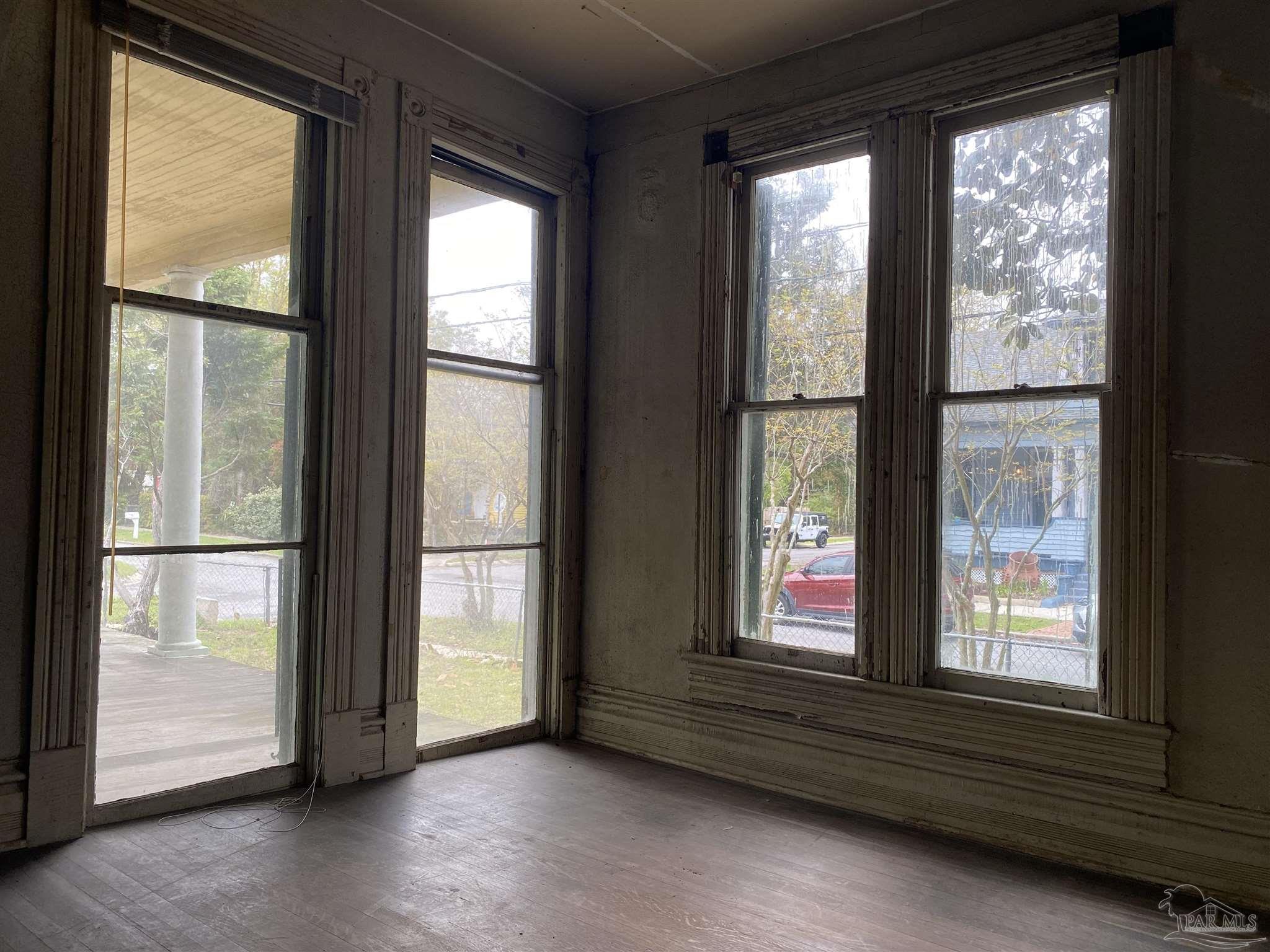 520 N 6th Ave