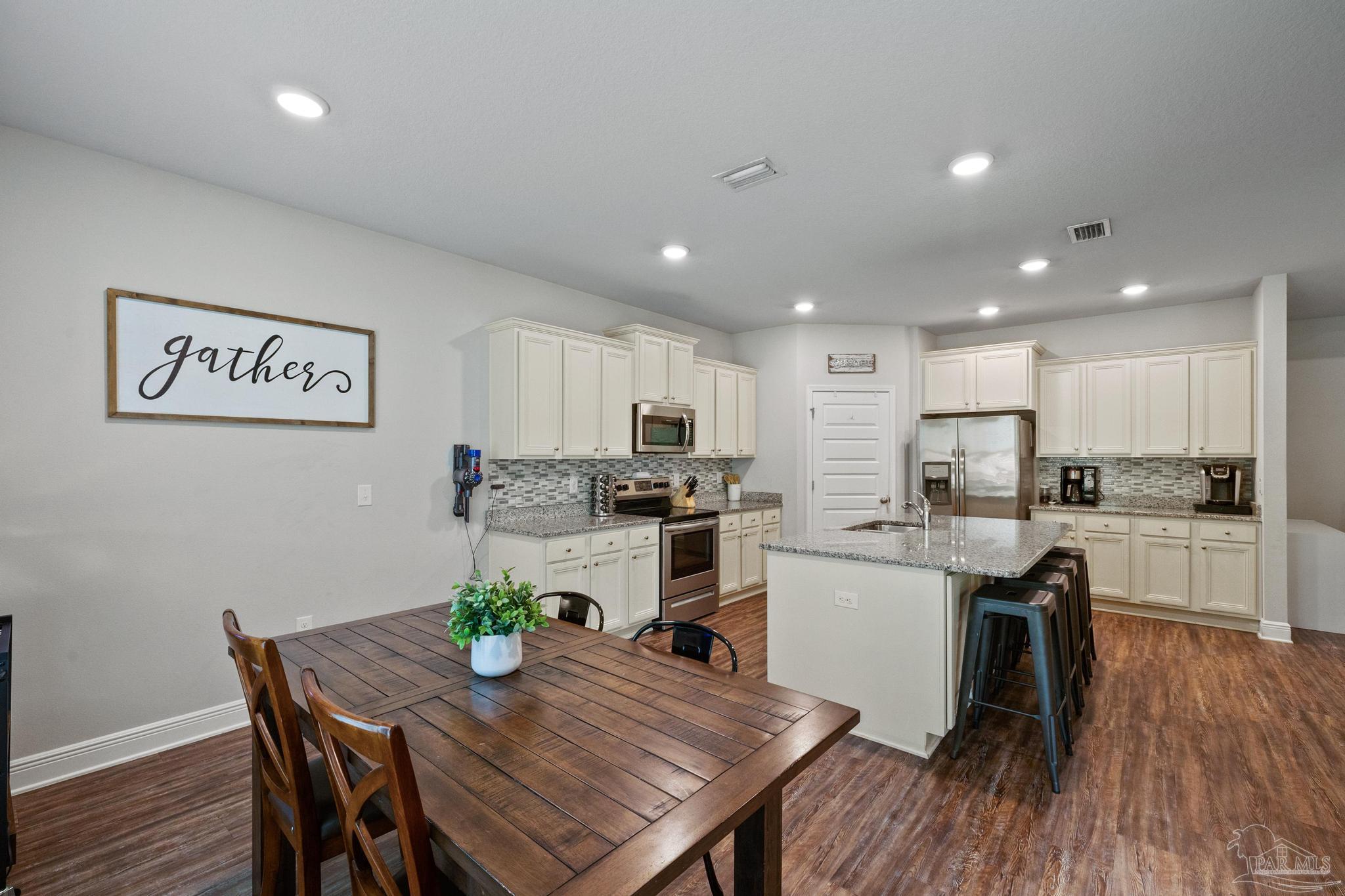 11114 Booner Cir