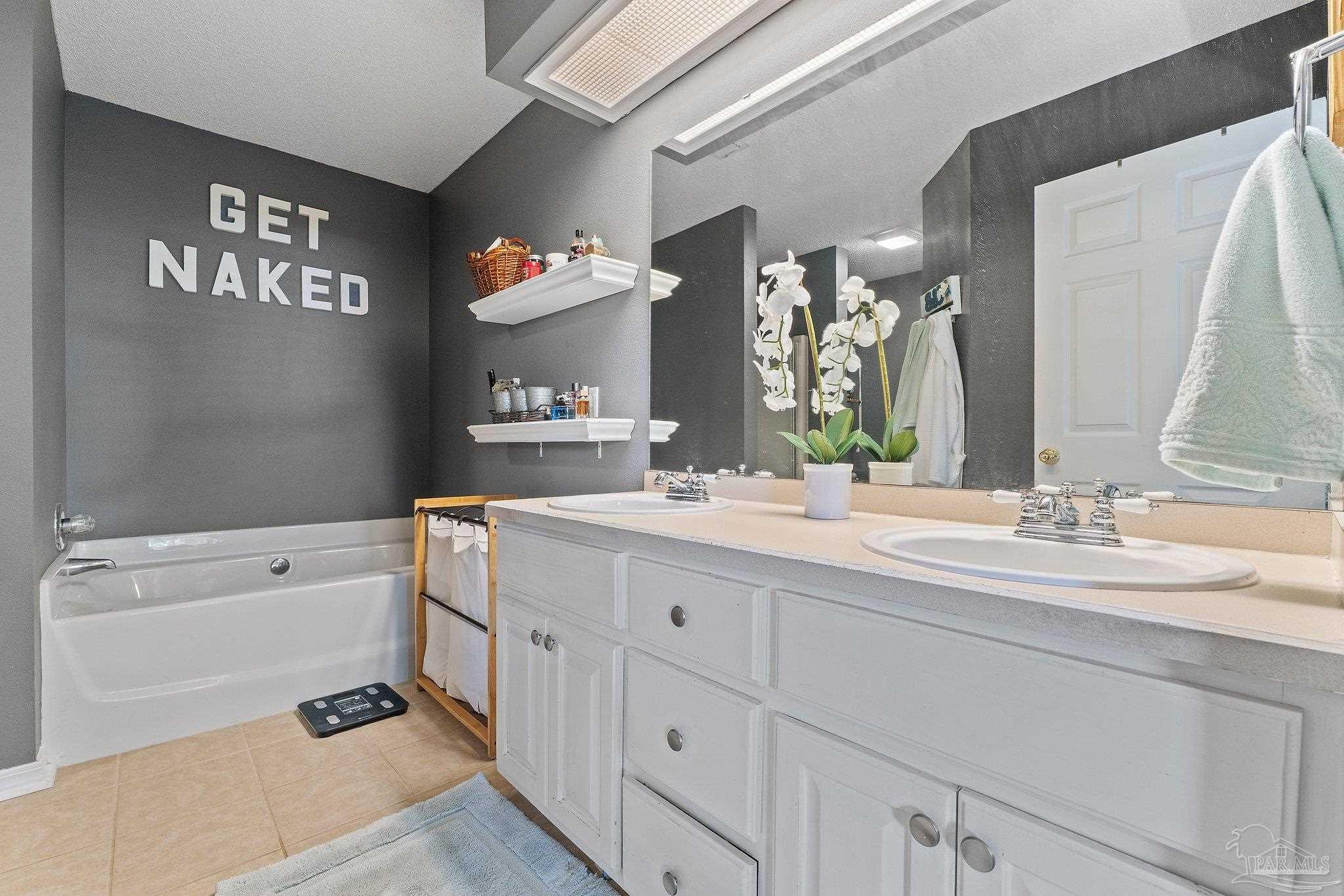 6677 Klondike Rd