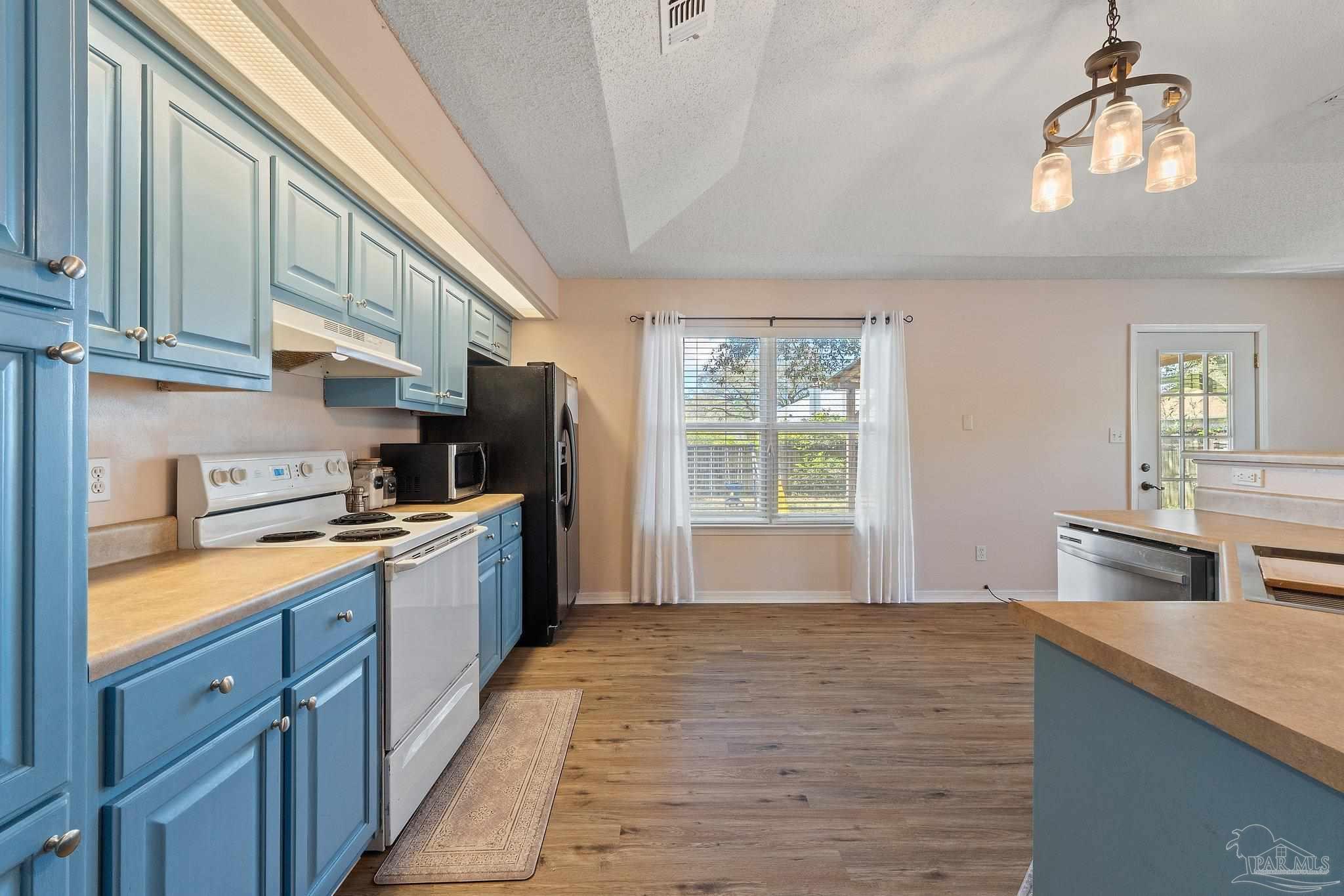 6677 Klondike Rd
