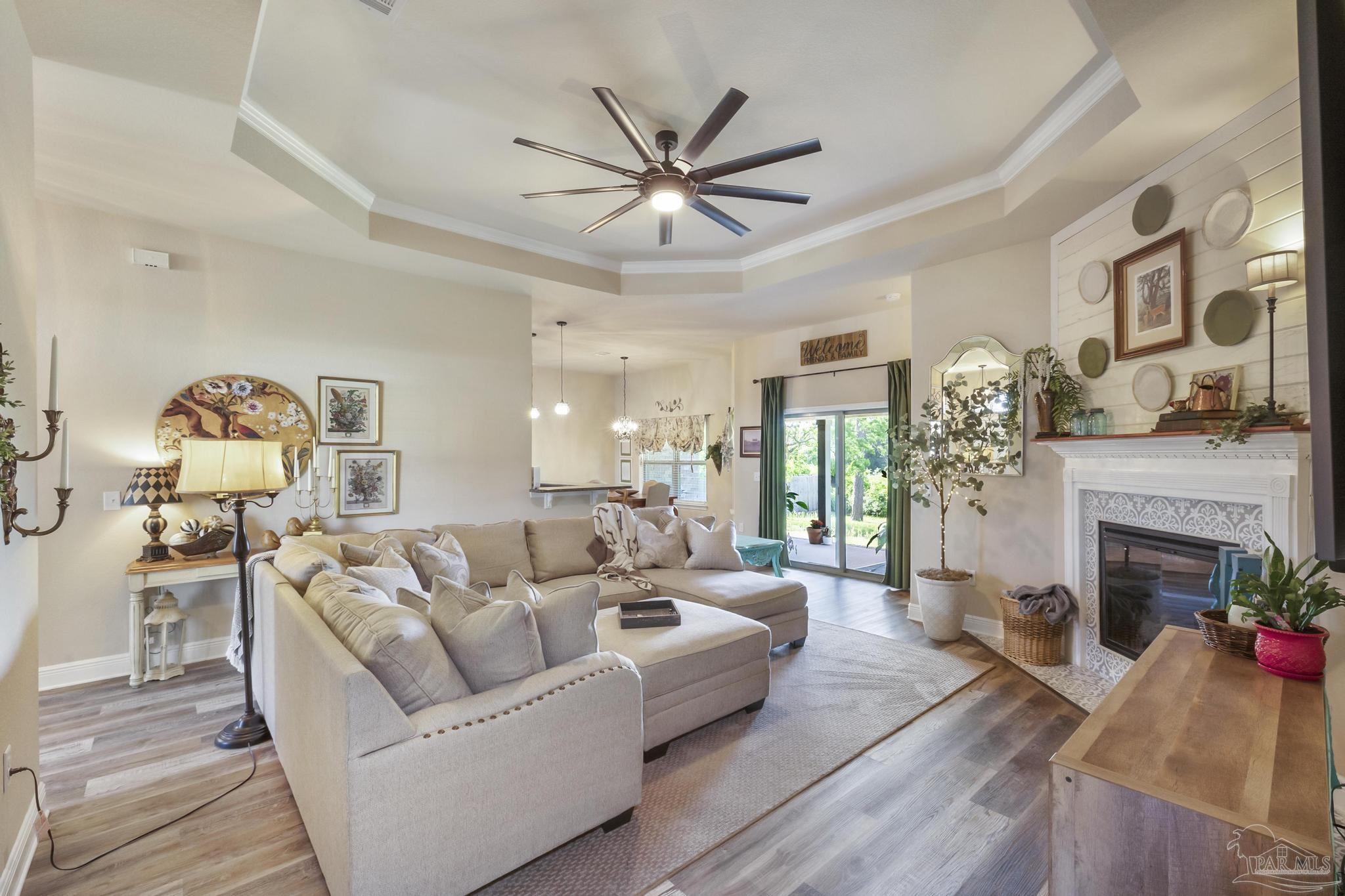 6102 Winchester Cir