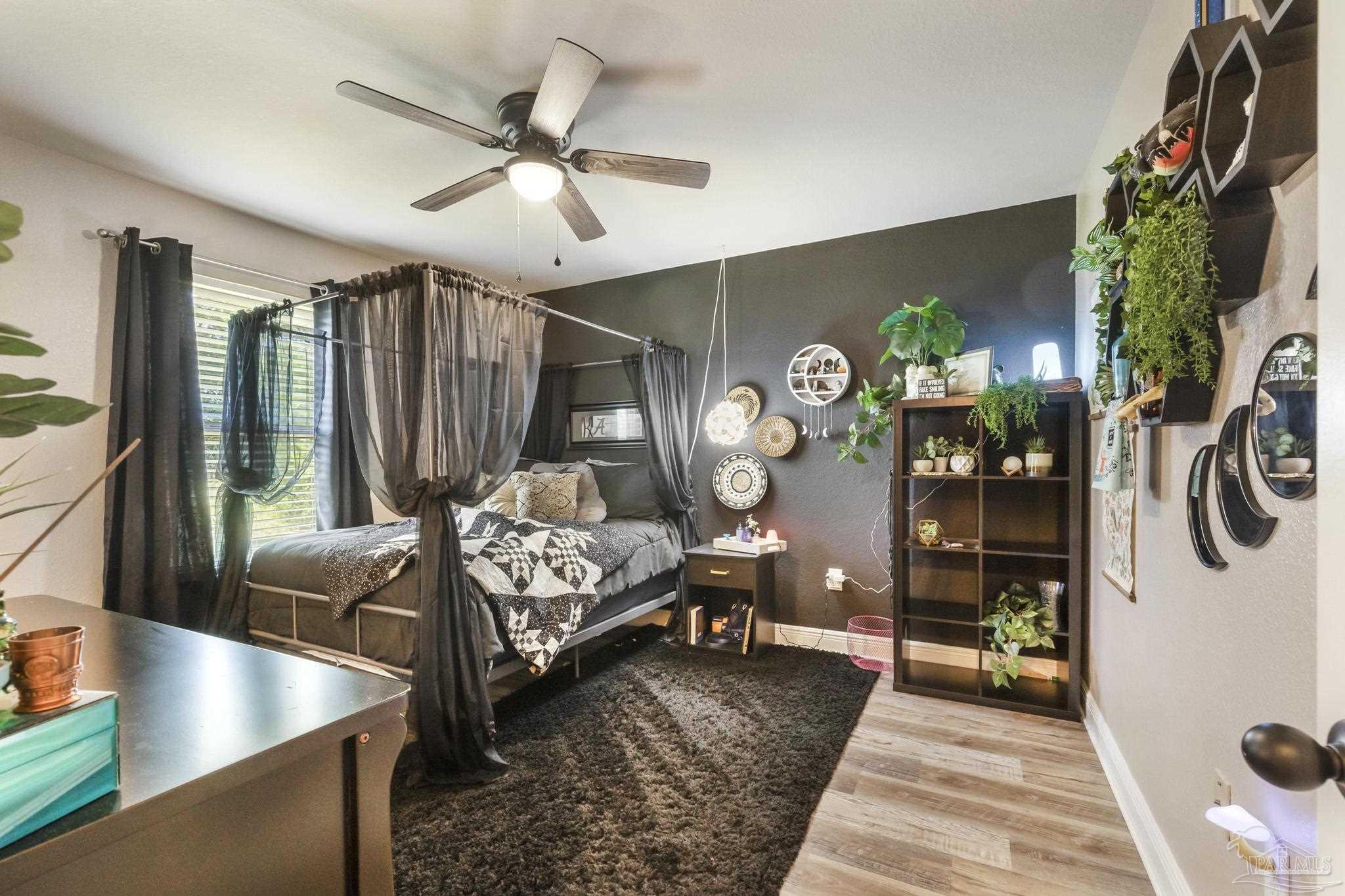 6102 Winchester Cir