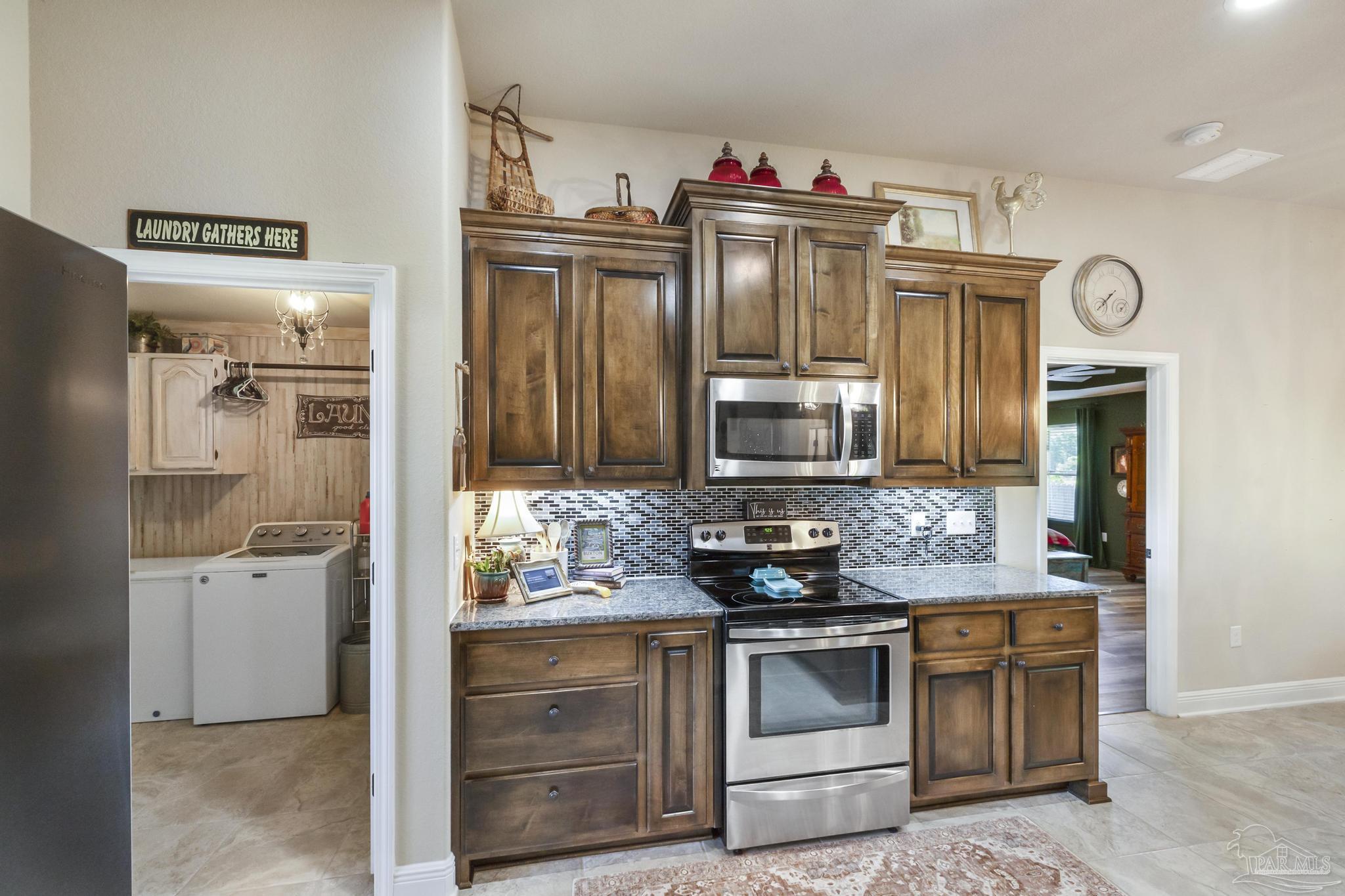 6102 Winchester Cir