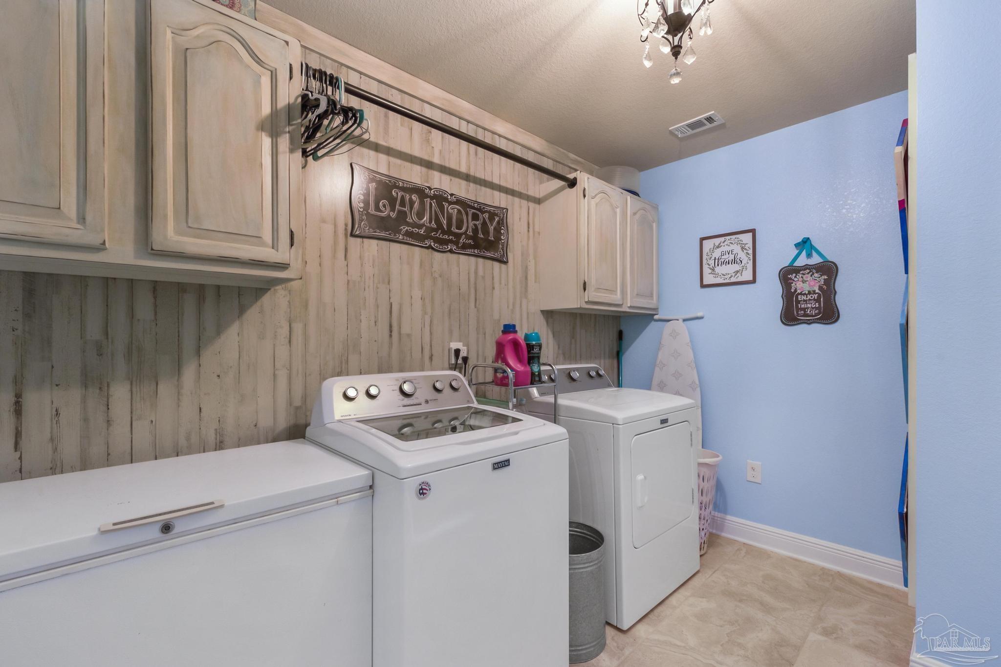 6102 Winchester Cir