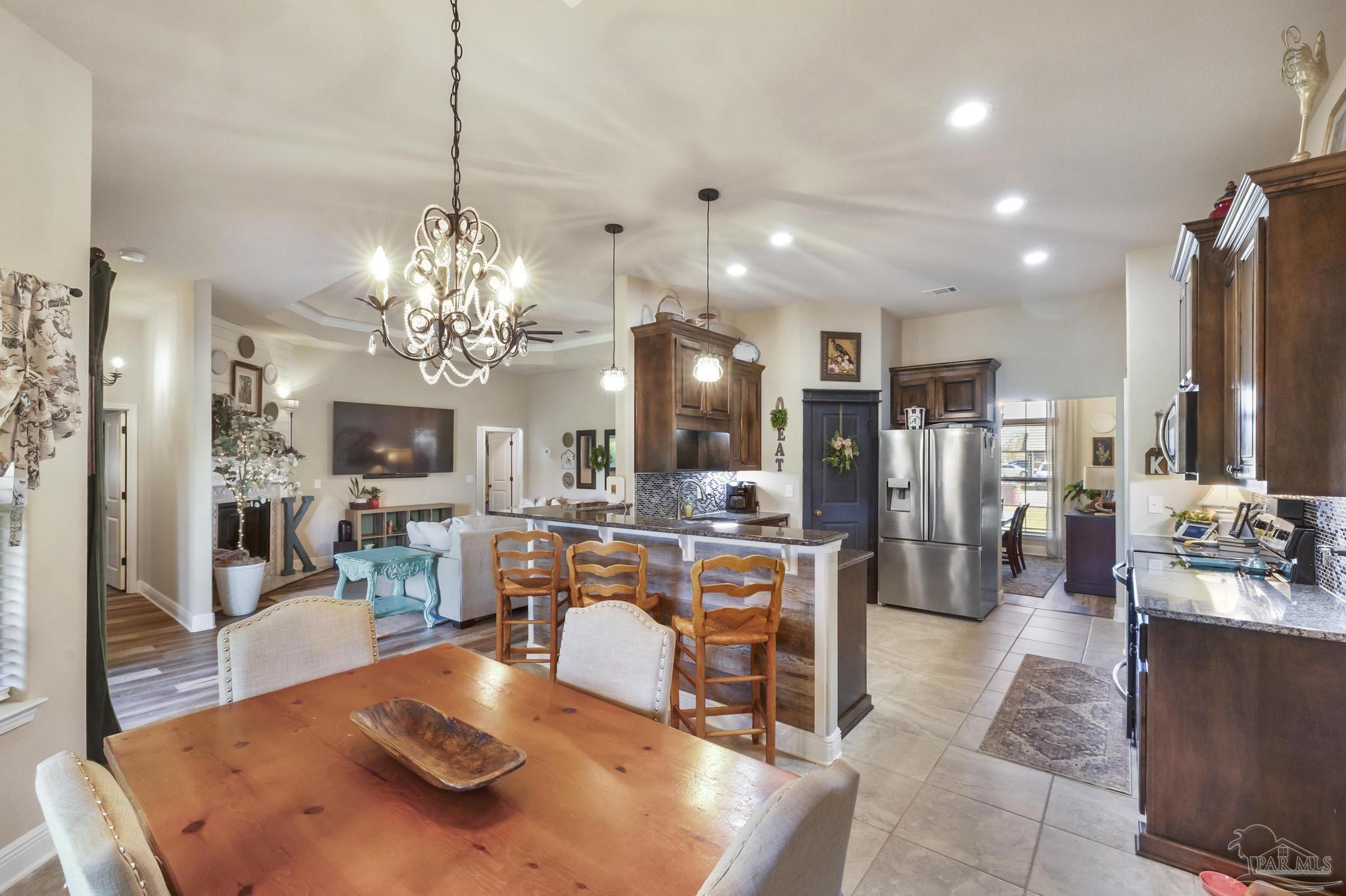 6102 Winchester Cir