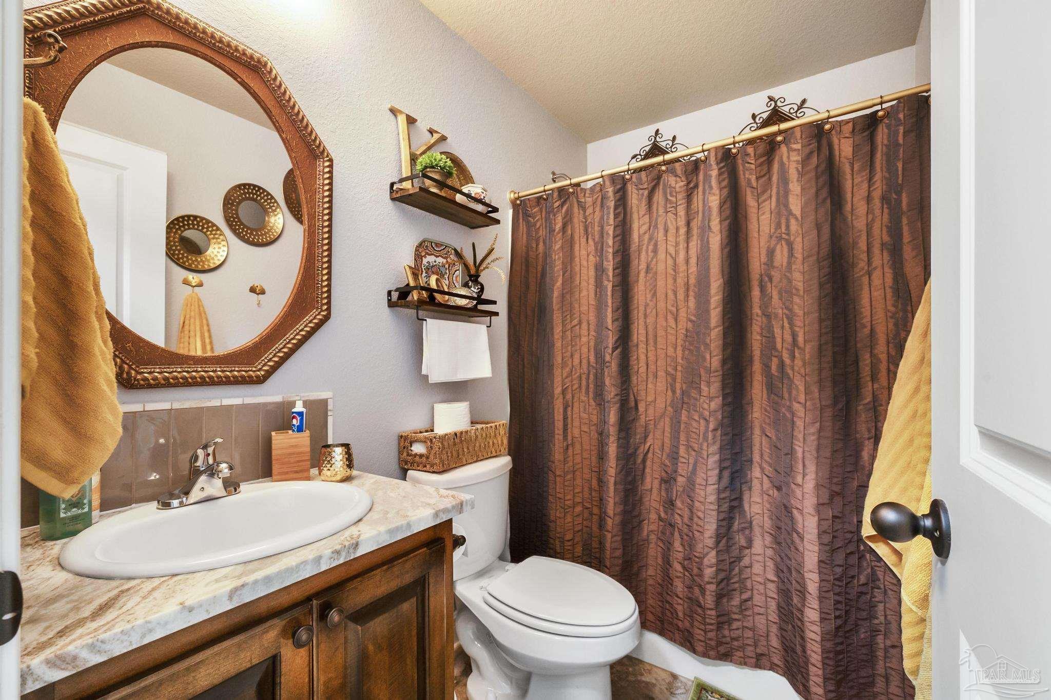 6102 Winchester Cir