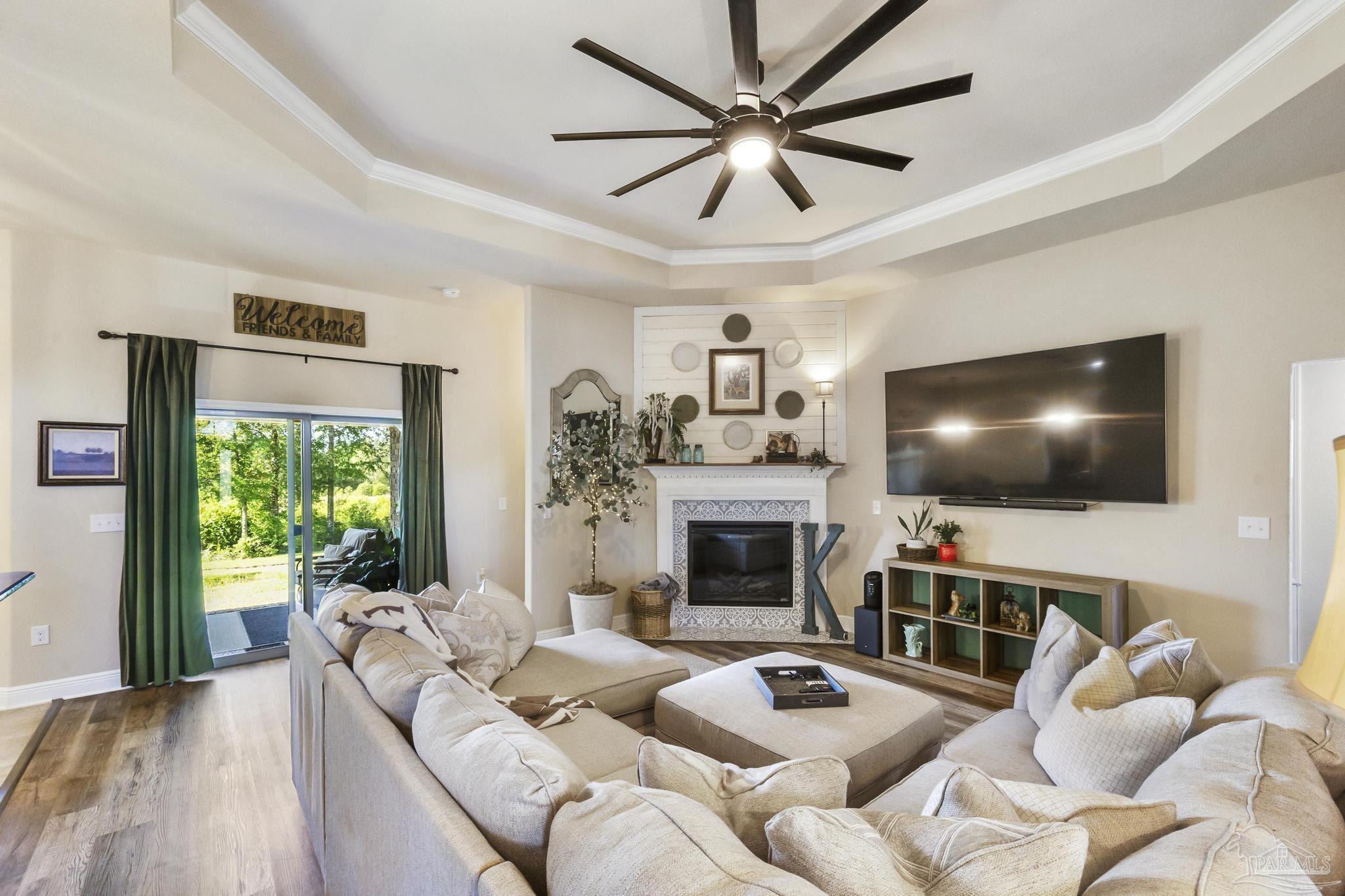 6102 Winchester Cir