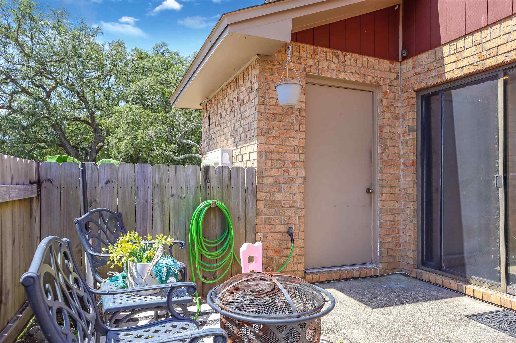 4458 Bellview Ave # 8D