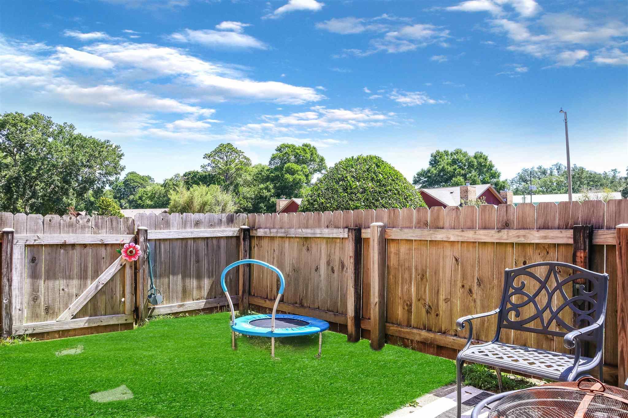 4458 Bellview Ave # 8D
