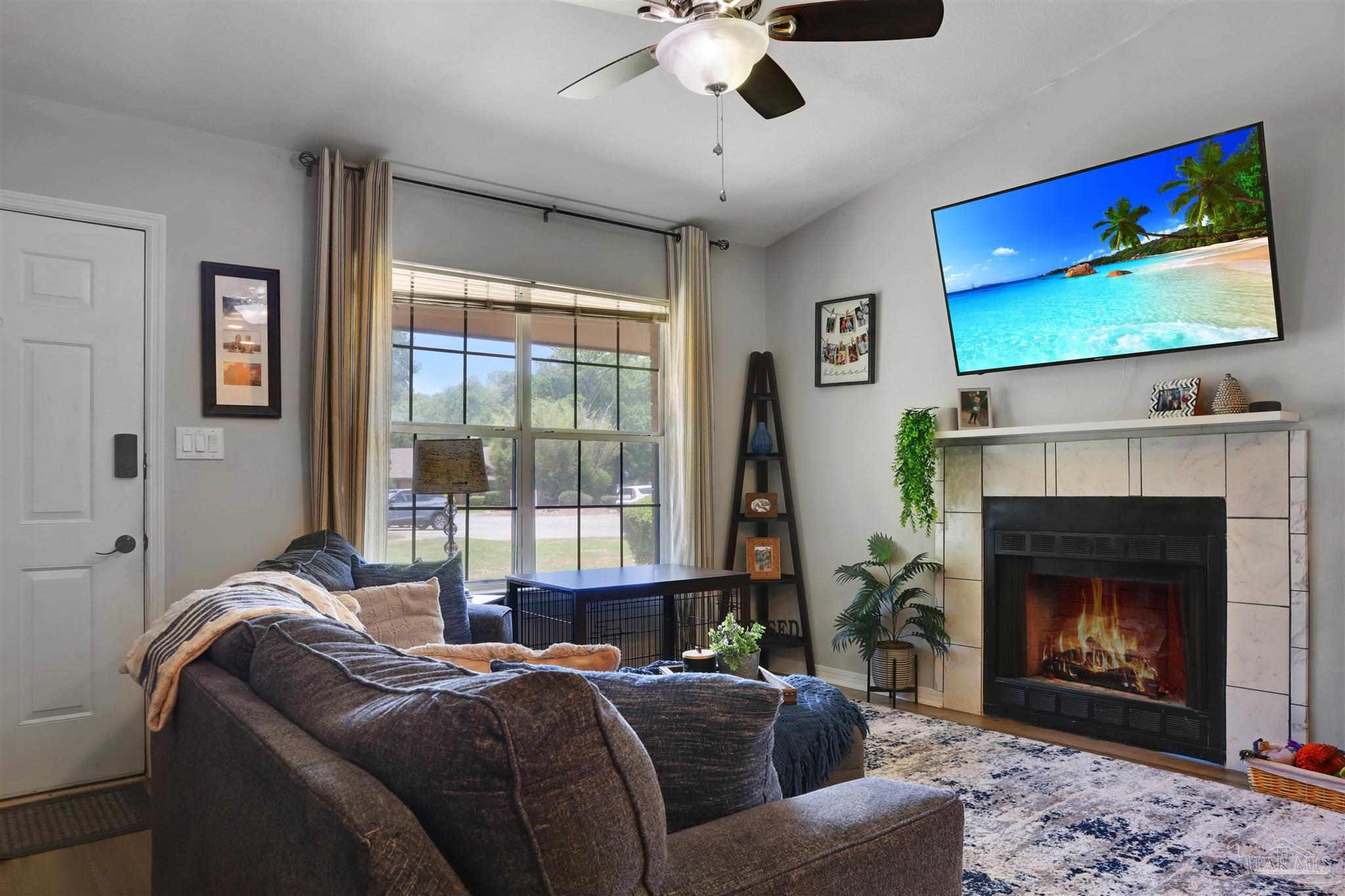 4458 Bellview Ave # 8D