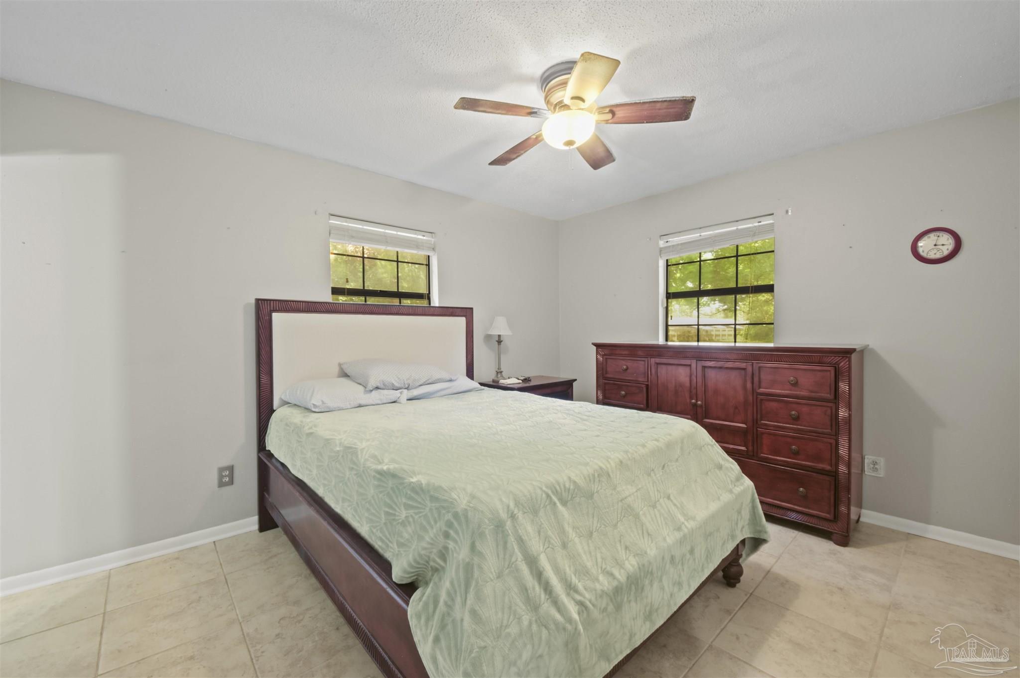 4152 Charles Cir