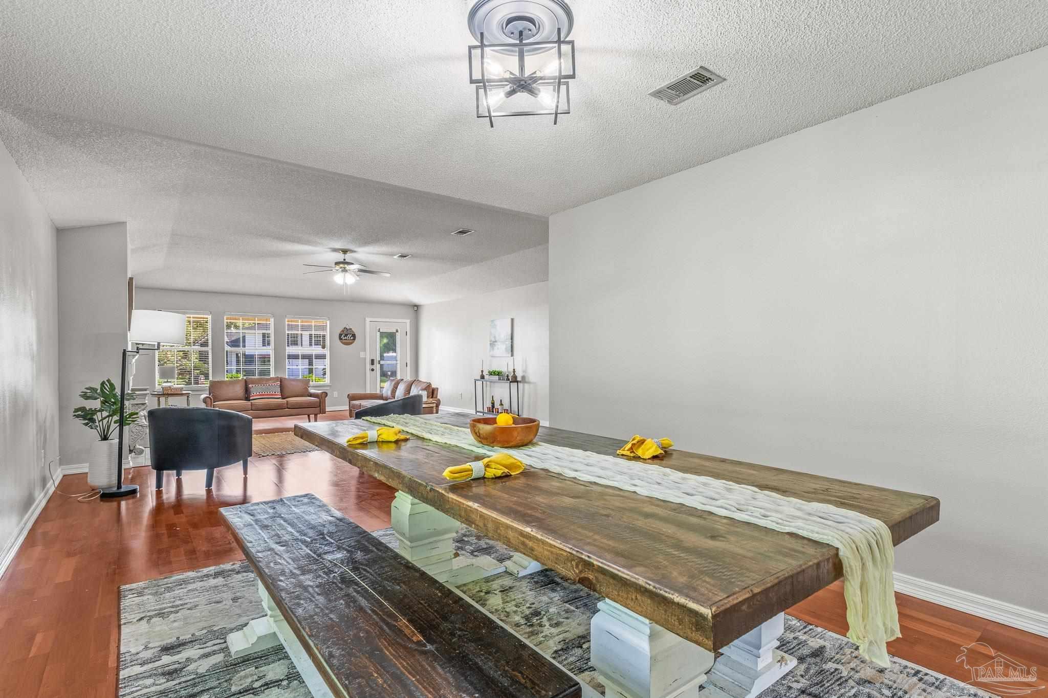 585 Bobwhite Pl