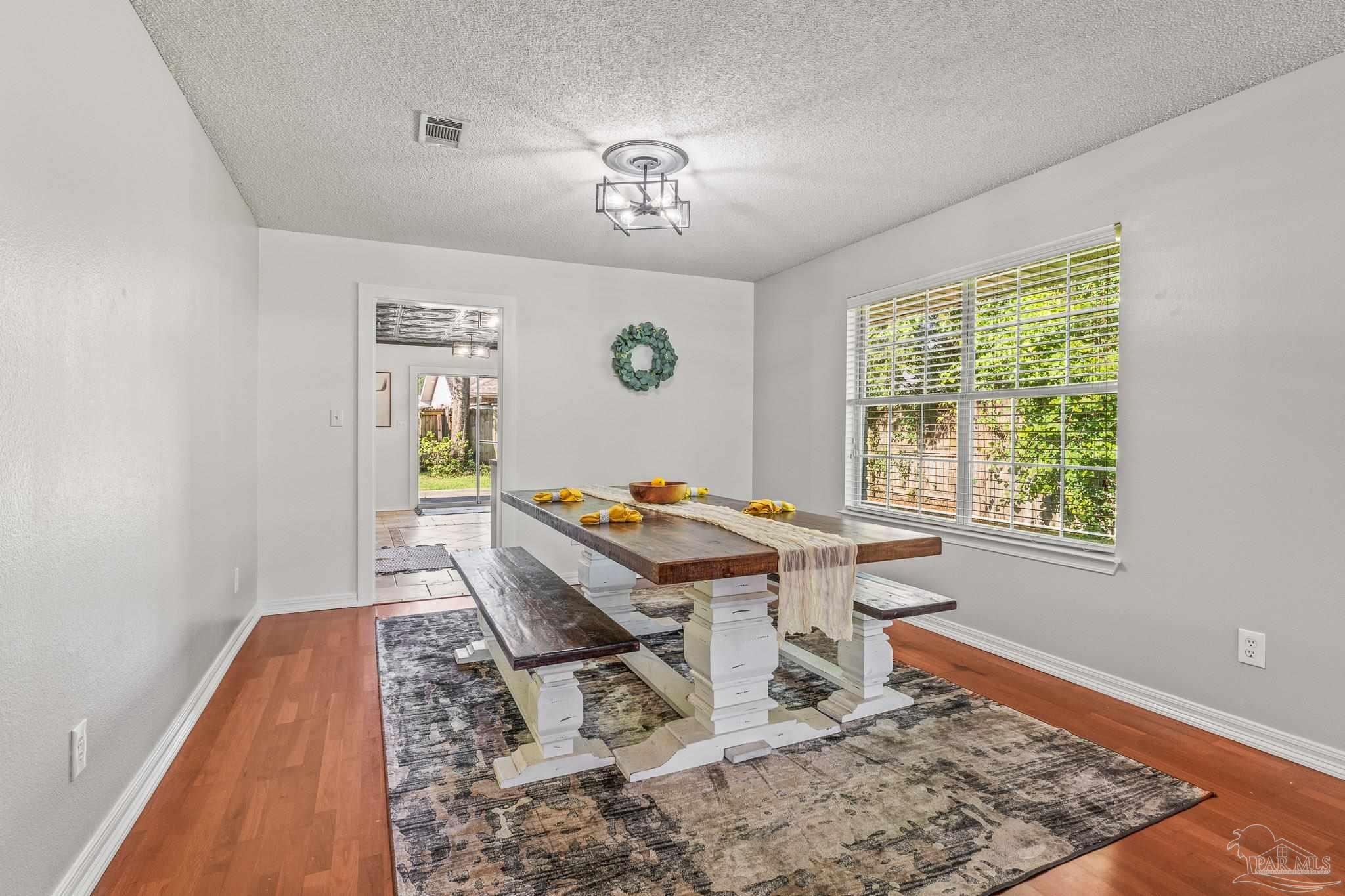 585 Bobwhite Pl