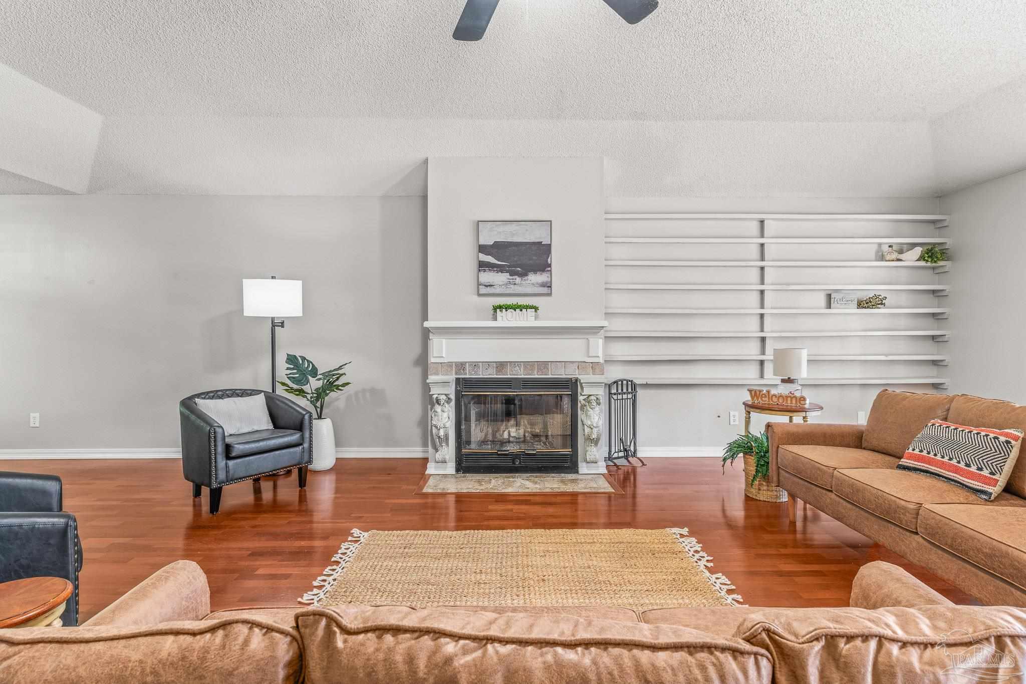585 Bobwhite Pl