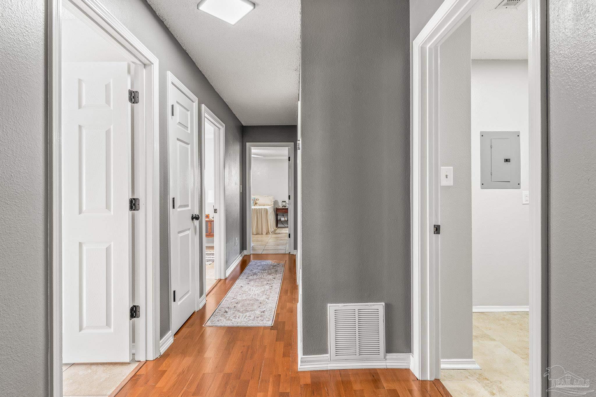 585 Bobwhite Pl