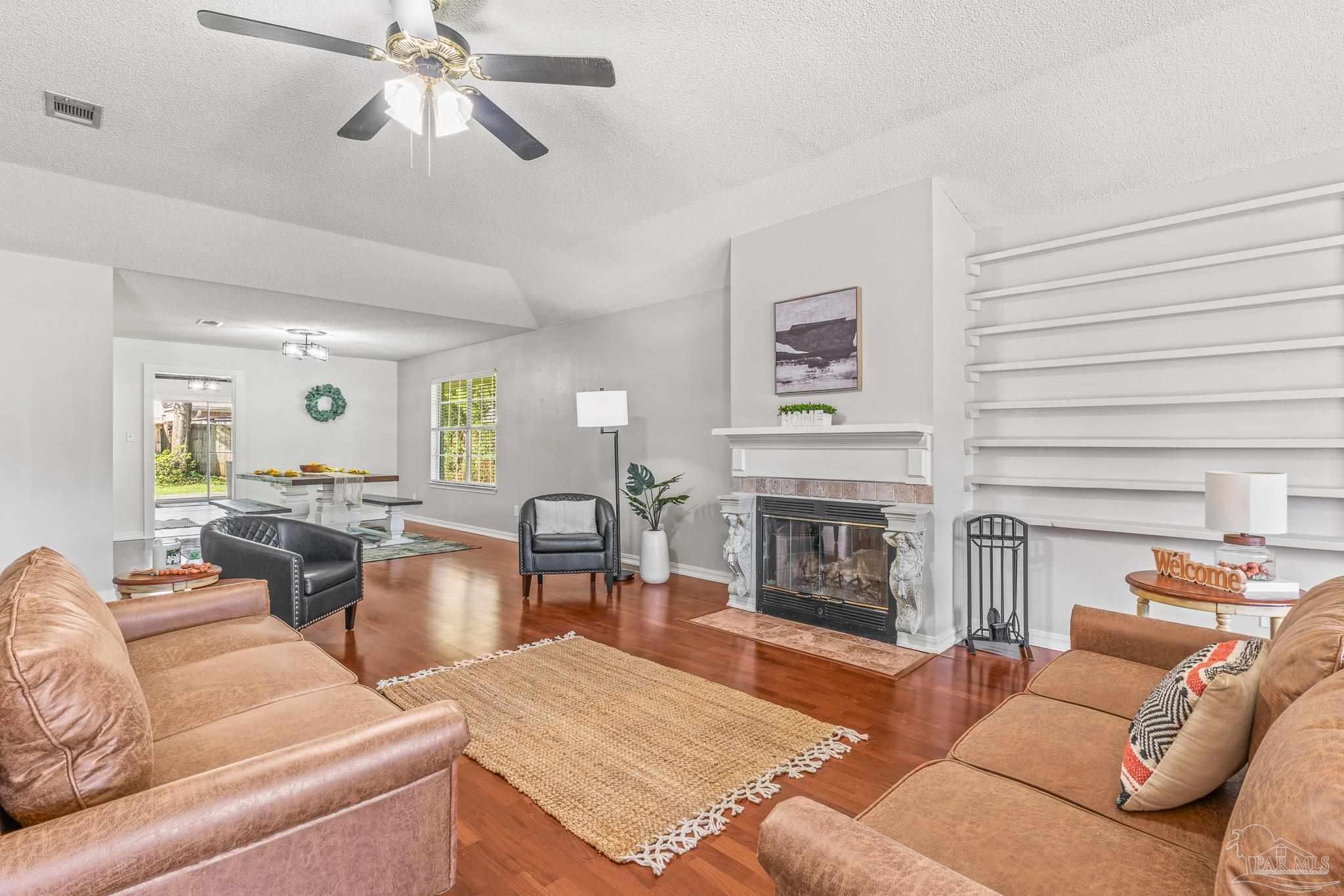 585 Bobwhite Pl