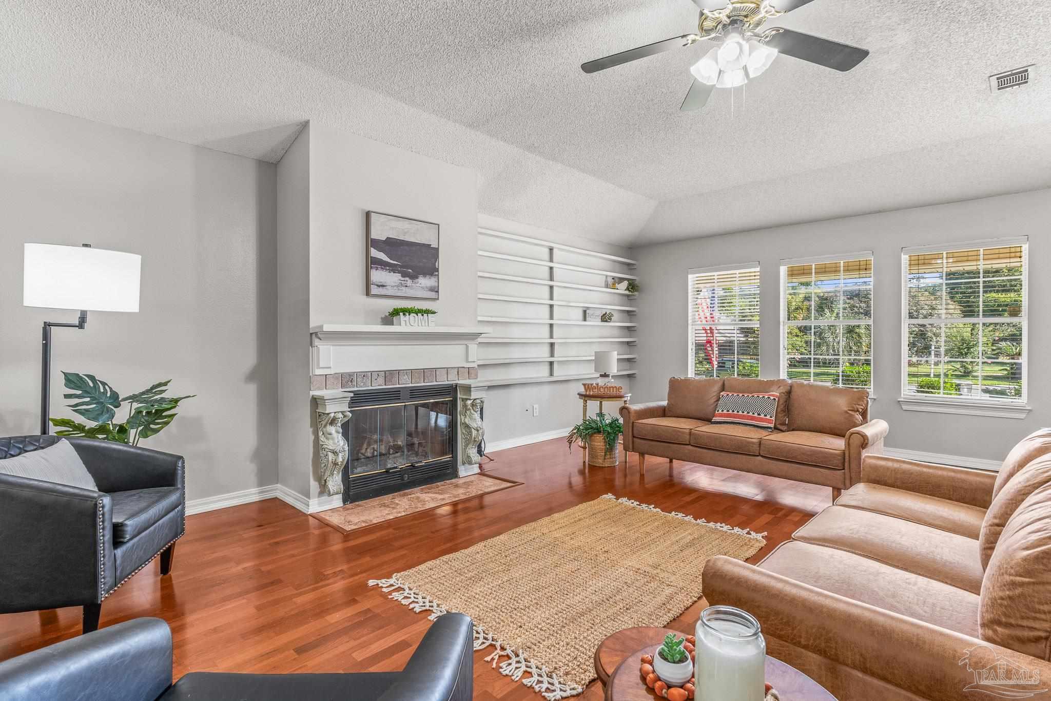 585 Bobwhite Pl