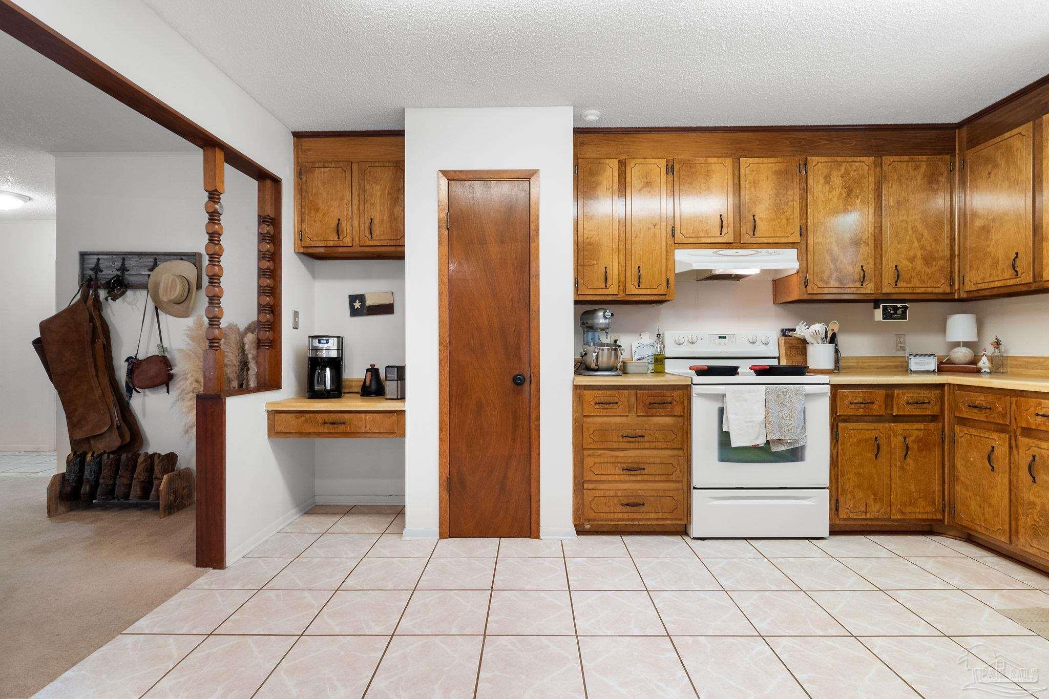 8305 Hickory Hammock Rd