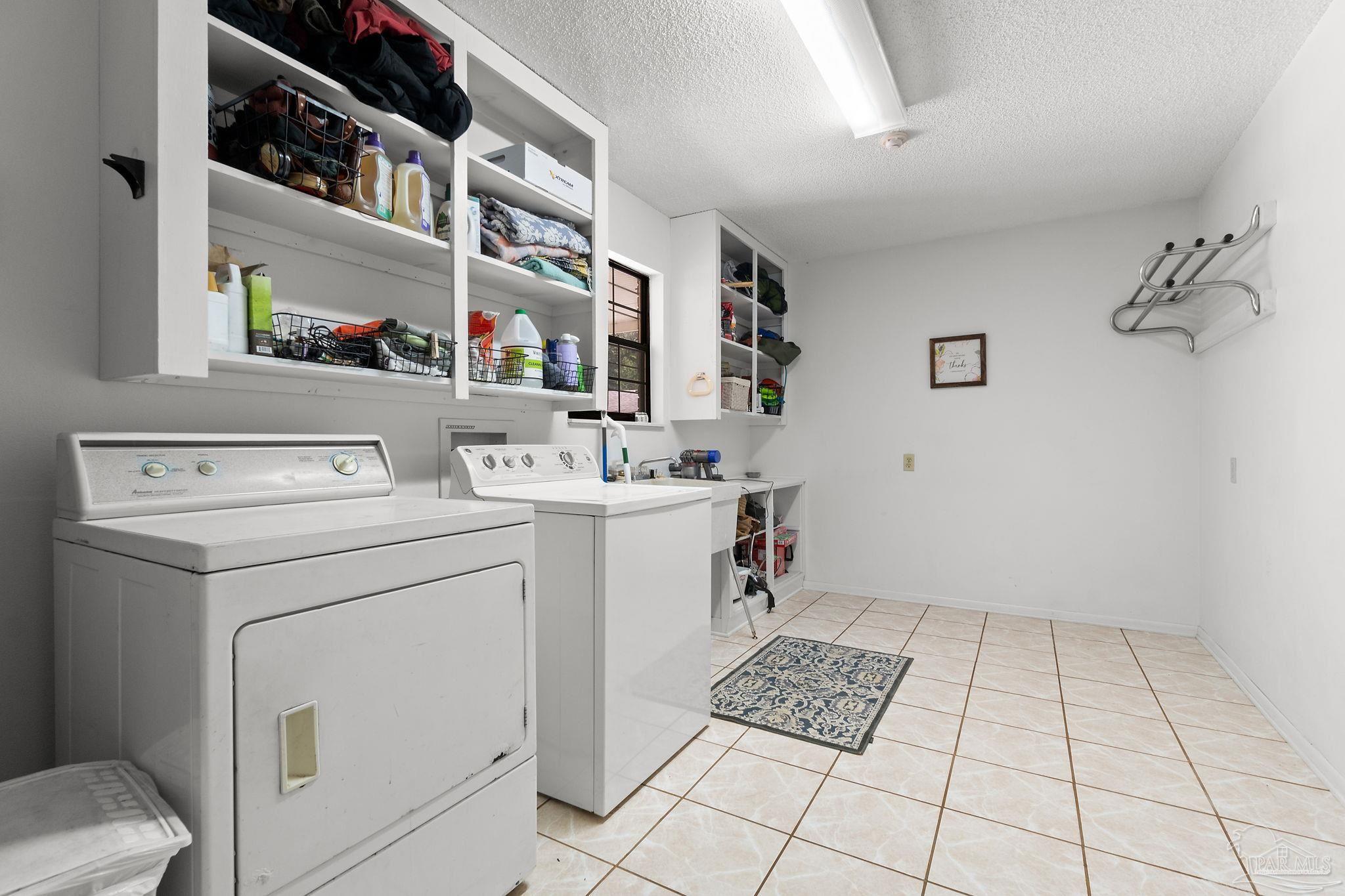 8305 Hickory Hammock Rd