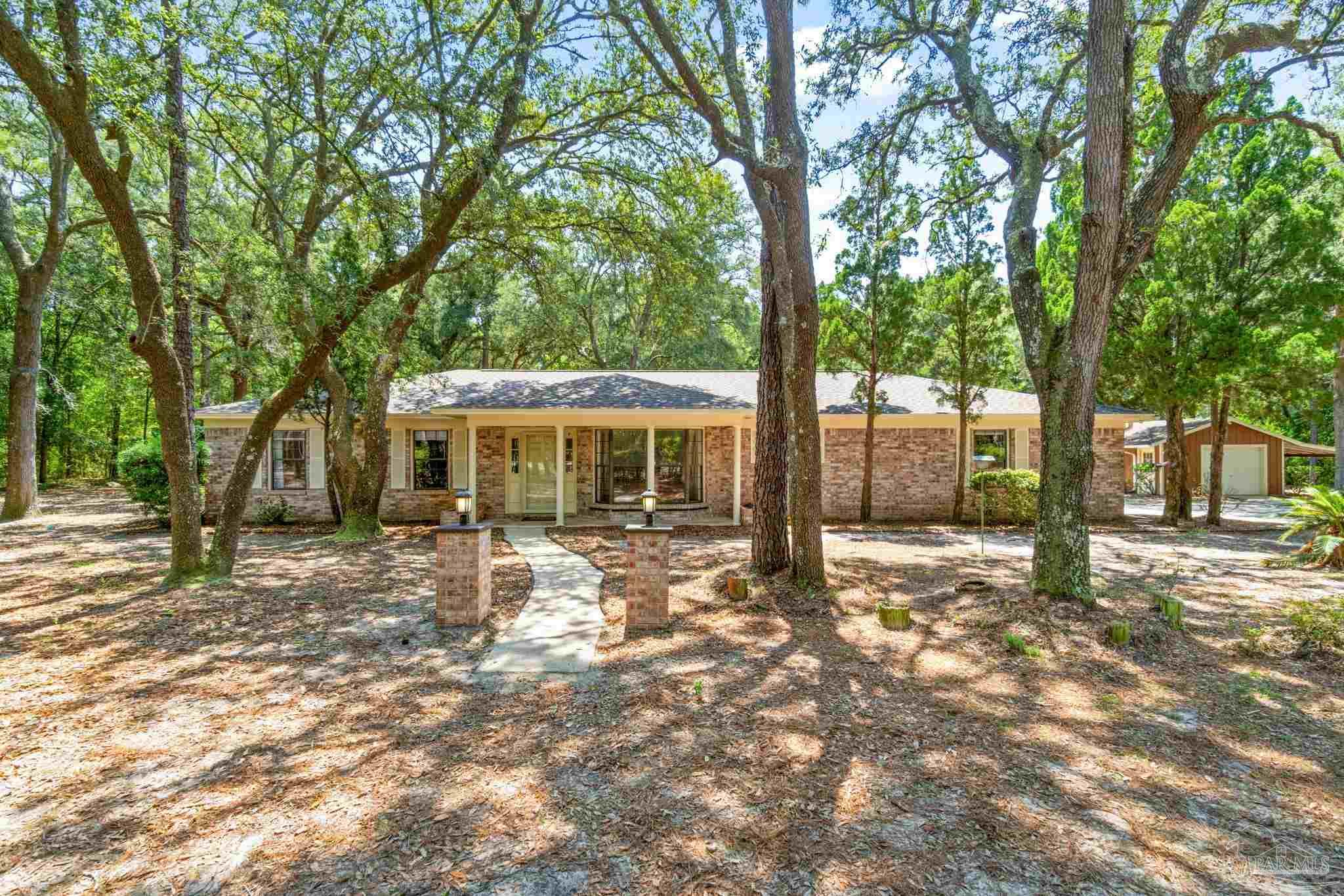8305 Hickory Hammock Rd