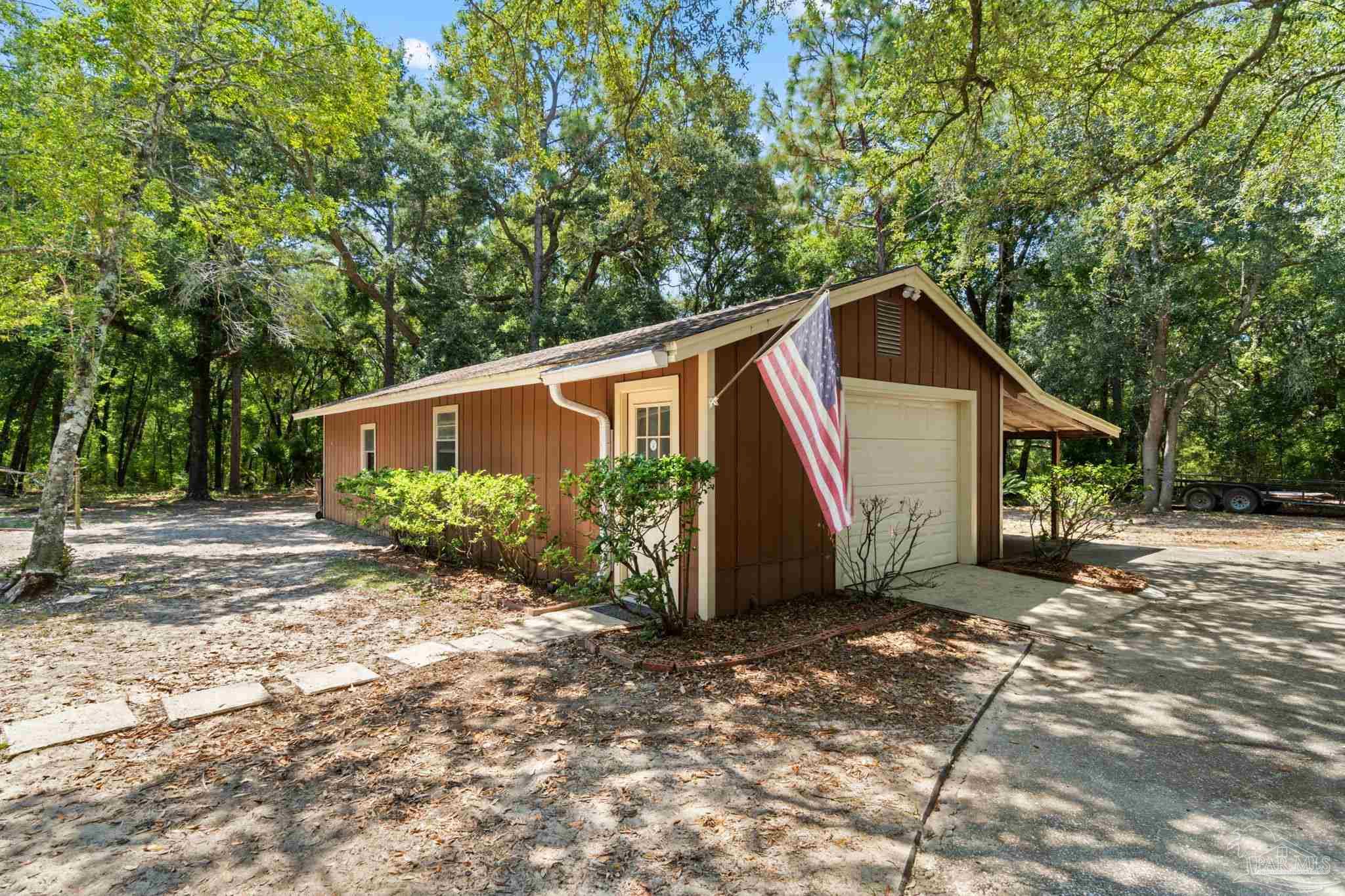 8305 Hickory Hammock Rd