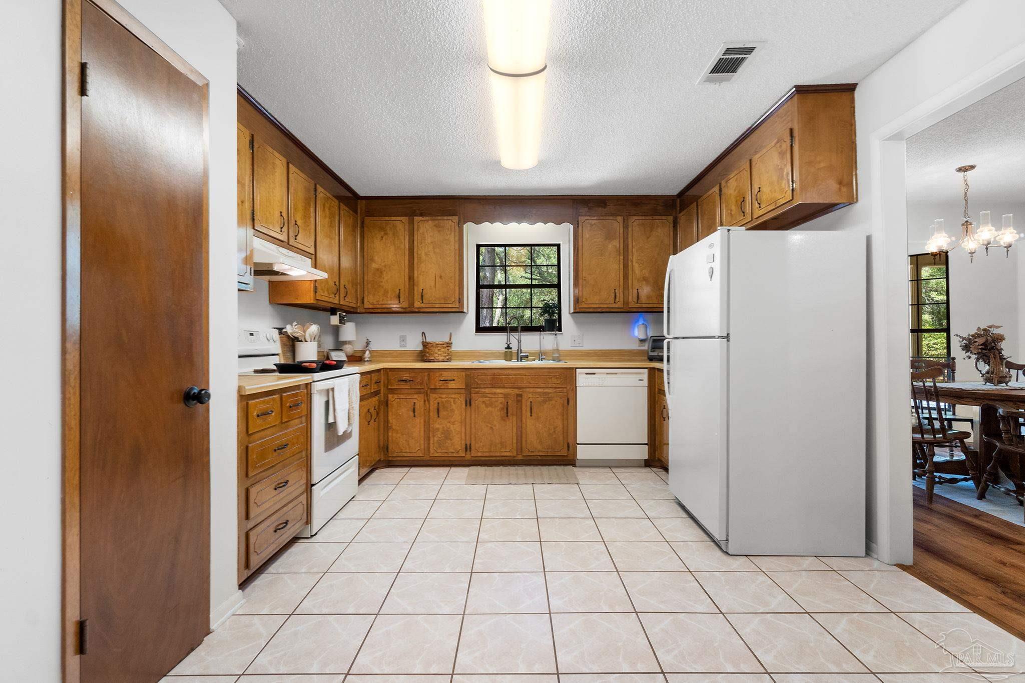 8305 Hickory Hammock Rd