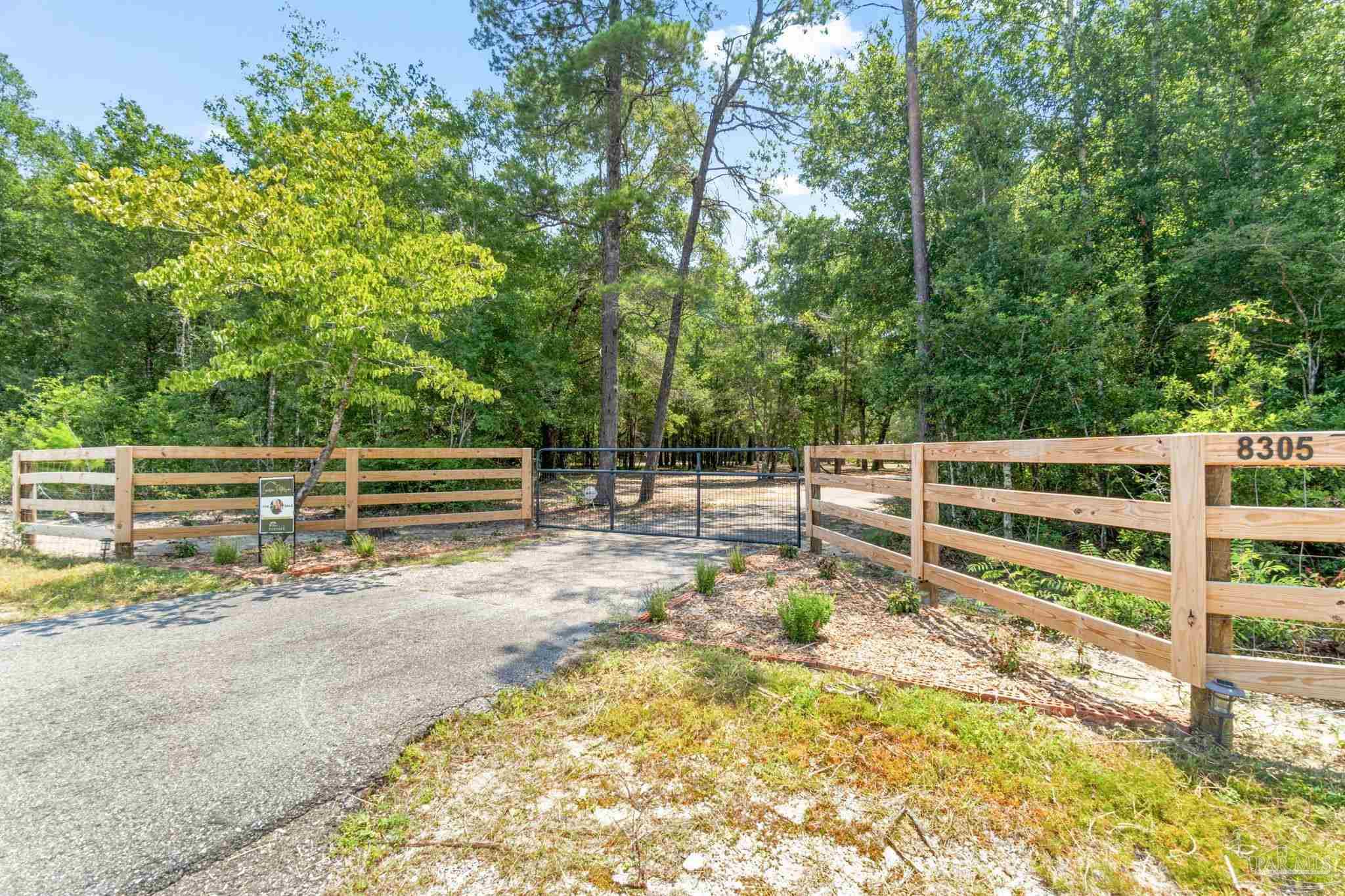 8305 Hickory Hammock Rd