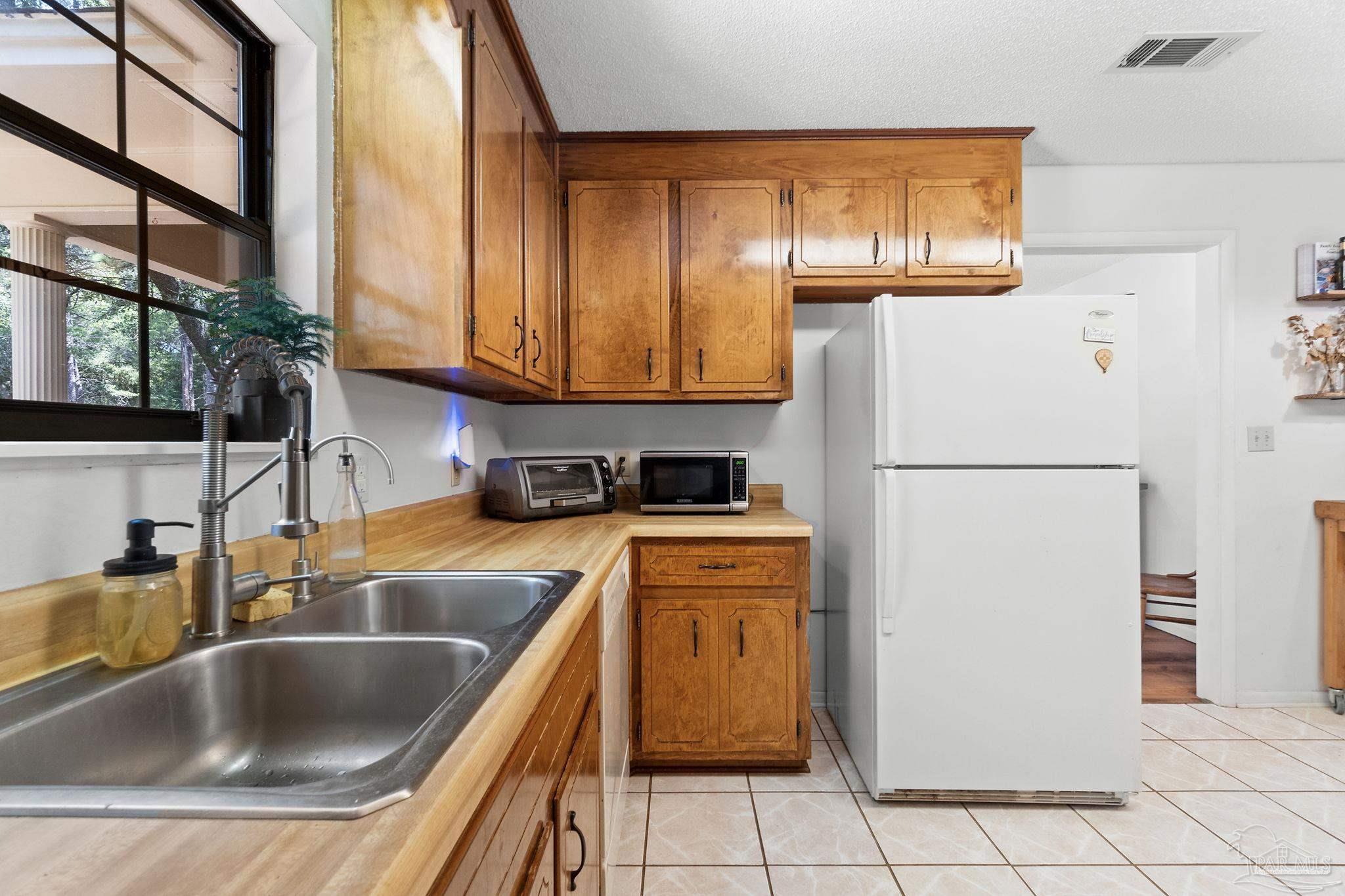 8305 Hickory Hammock Rd