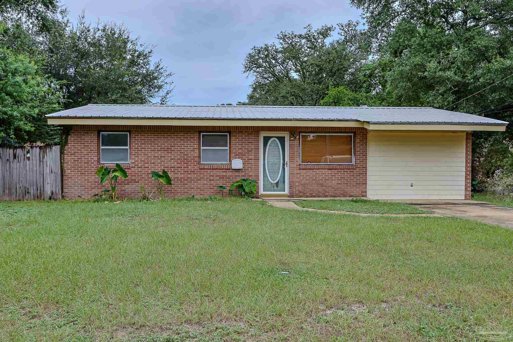 704 N 79th Ave
